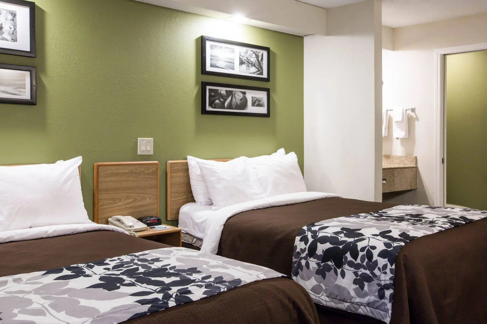 Rodeway Inn Austell Six Flags