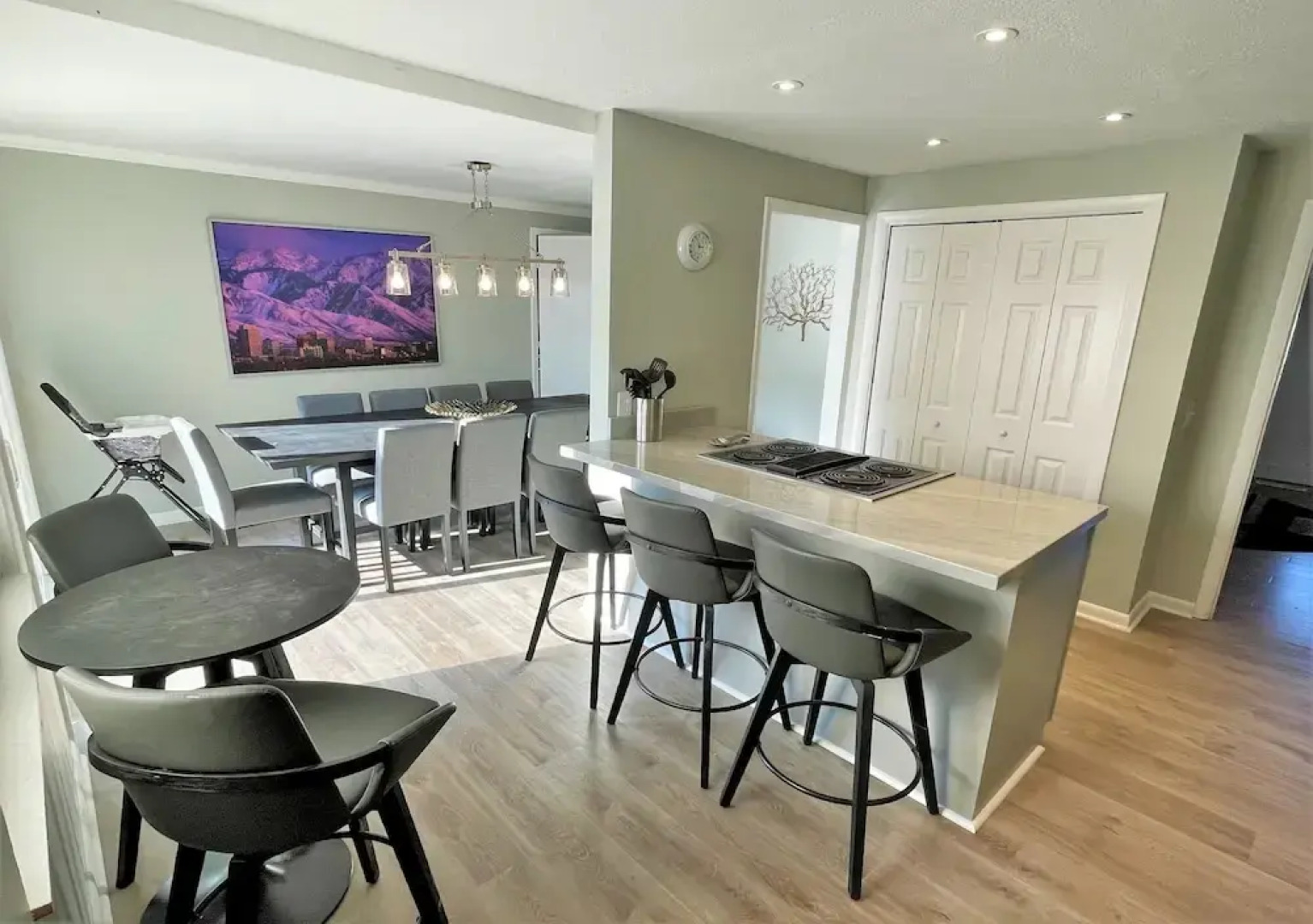 Carnation Drive Home 7 Bedroom Home by RedAwning