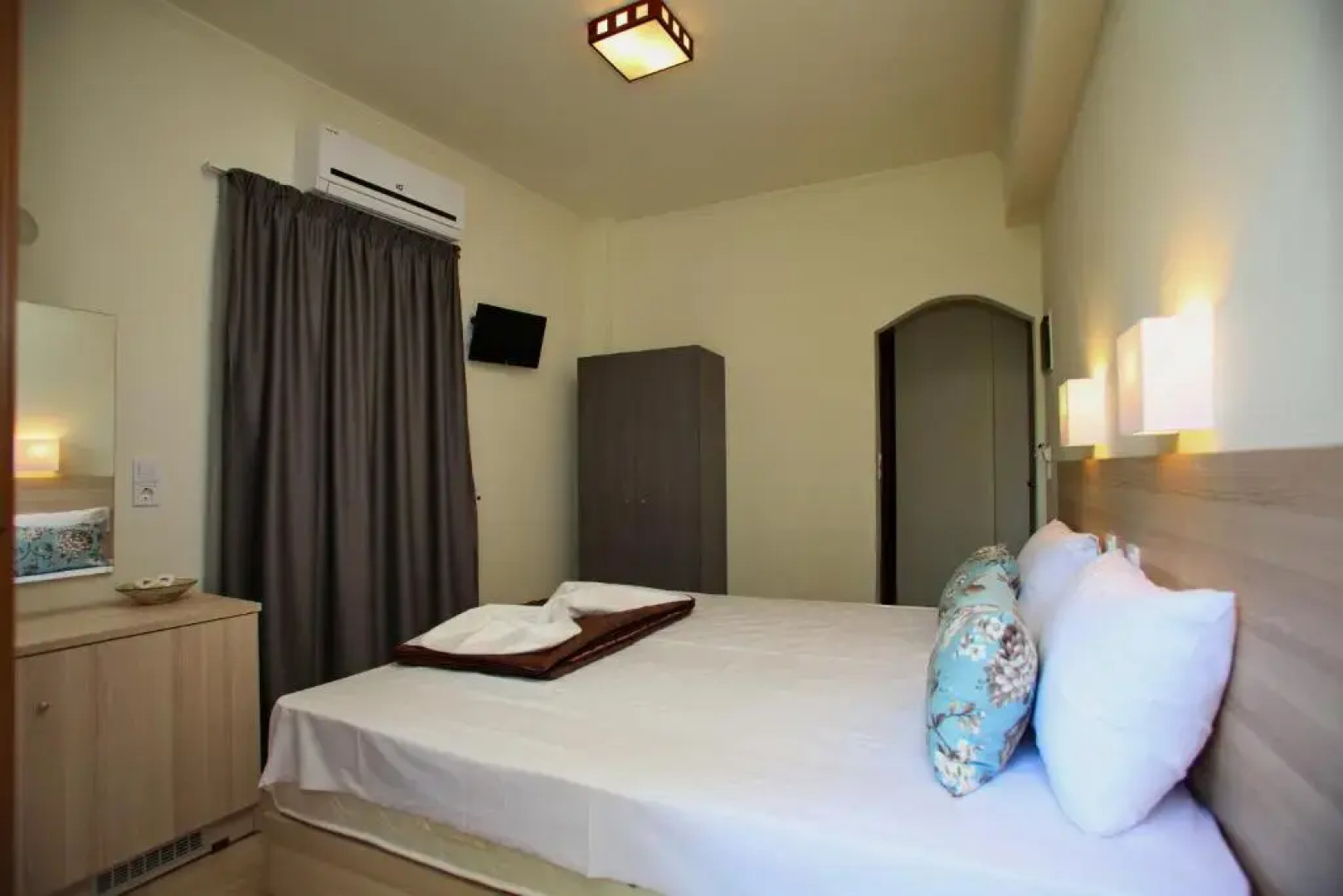 Aktaion Guest Rooms