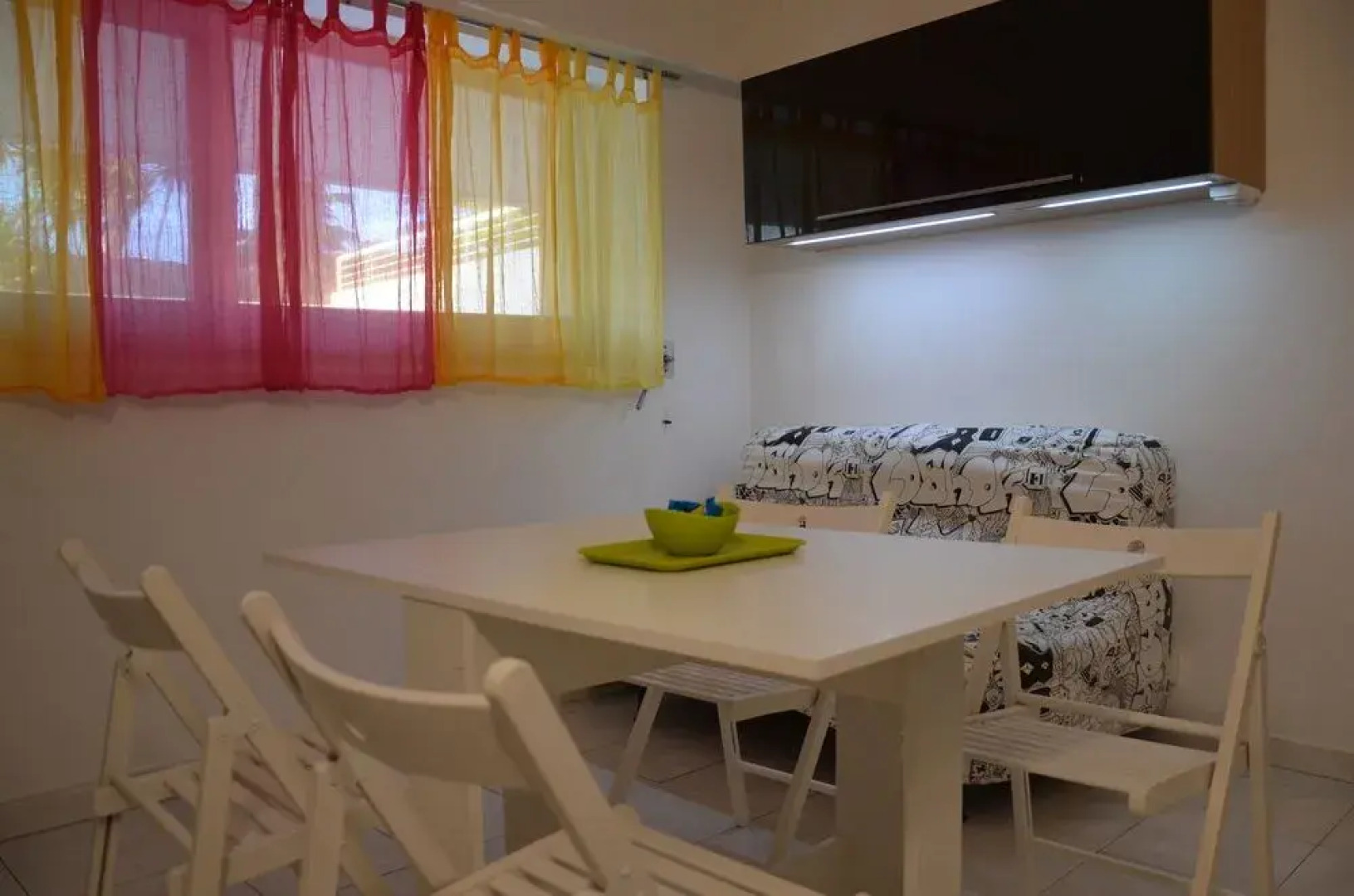 Grand studio vue mer à Marina Baie des Anges