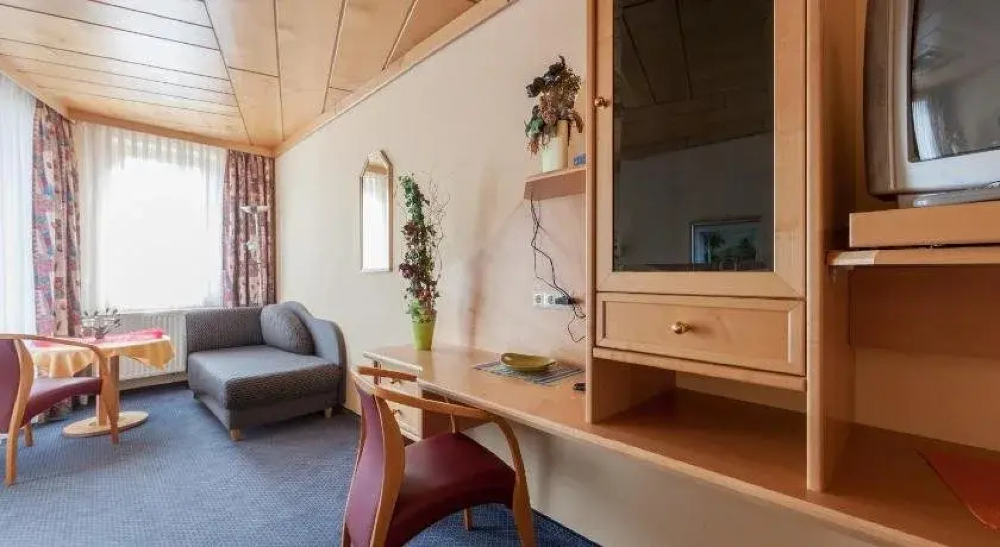 Hotel & Kurpension Weiss