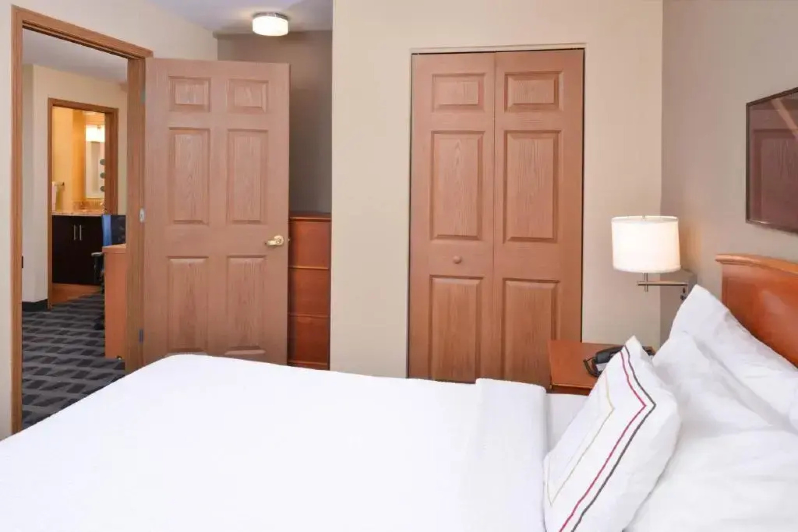 Candlewood Suites St. Louis - St. Charles