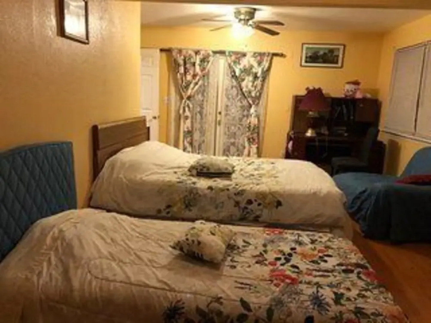 Single house 6 bedrooms and 3 bathrooms