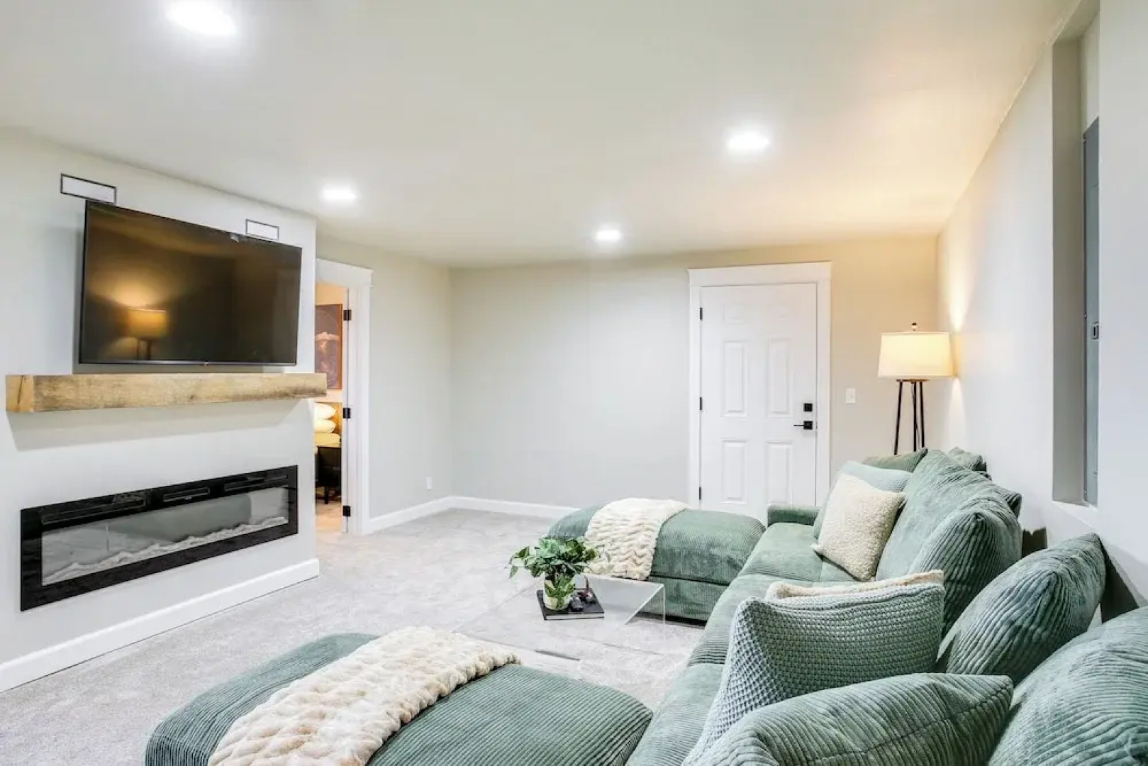 Family Home 6 Mi to Dtwn Cda: Lake & Sunset Views!