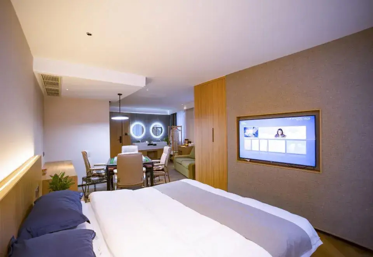 Huayangnianhua Hotel