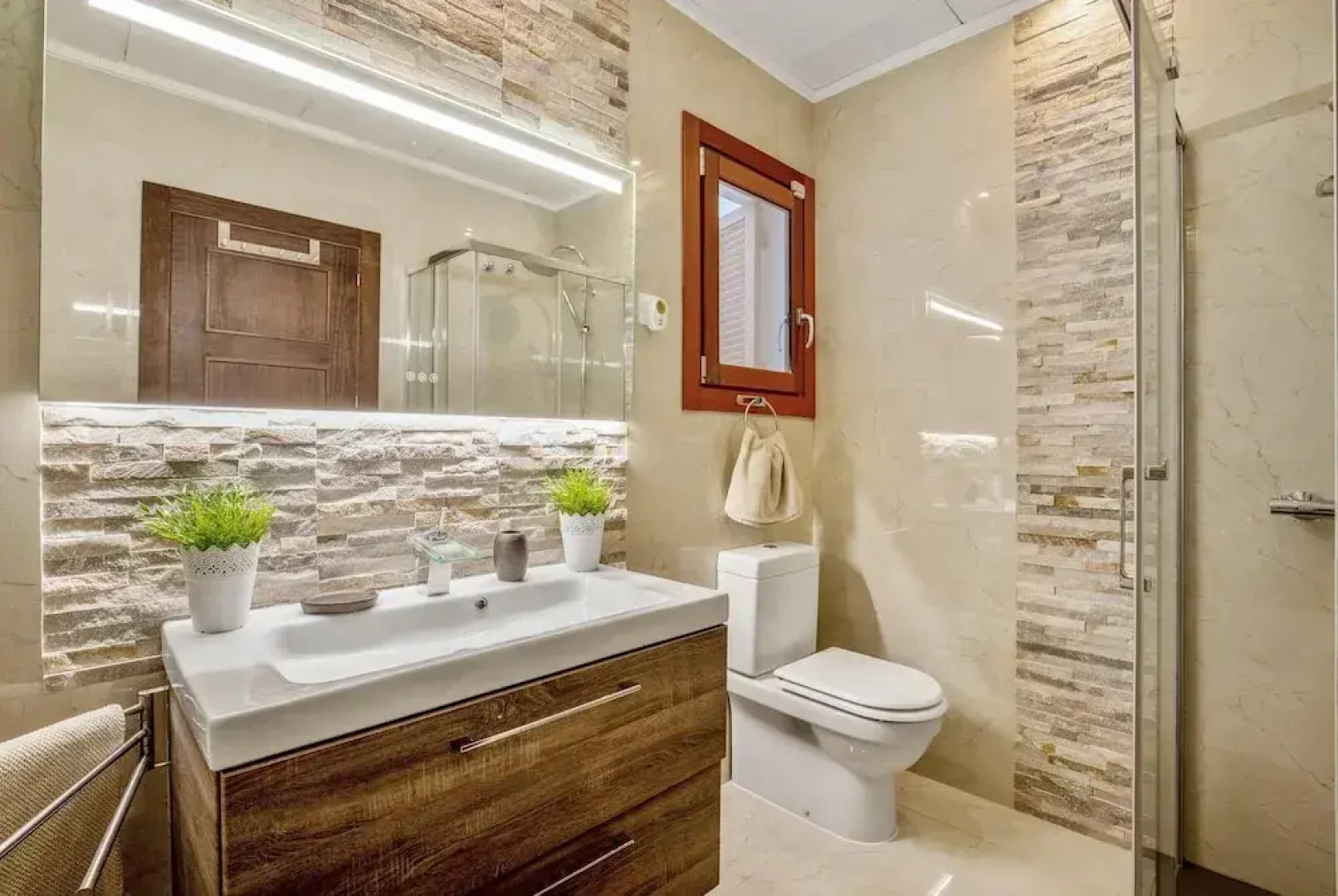 Luxurious Villa in Baños y Mendigo, Spain - Perfect for Families and Groups