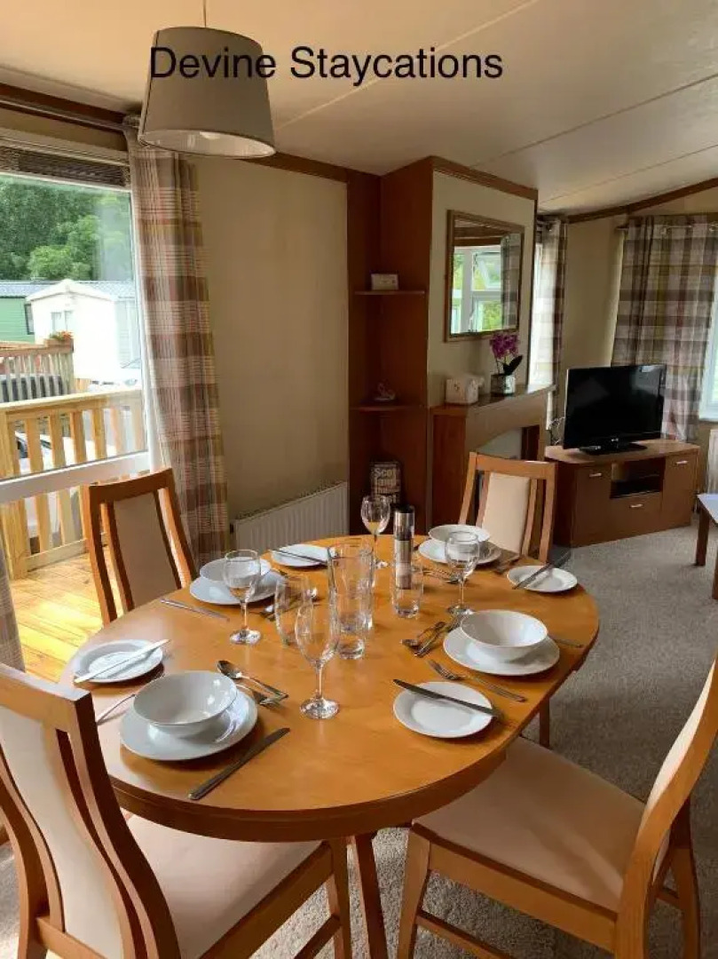 Devine's Caravan Sleeps 6 by River
