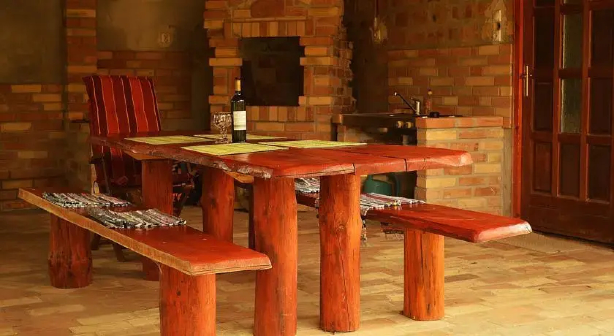 Almaliget Apartmanház