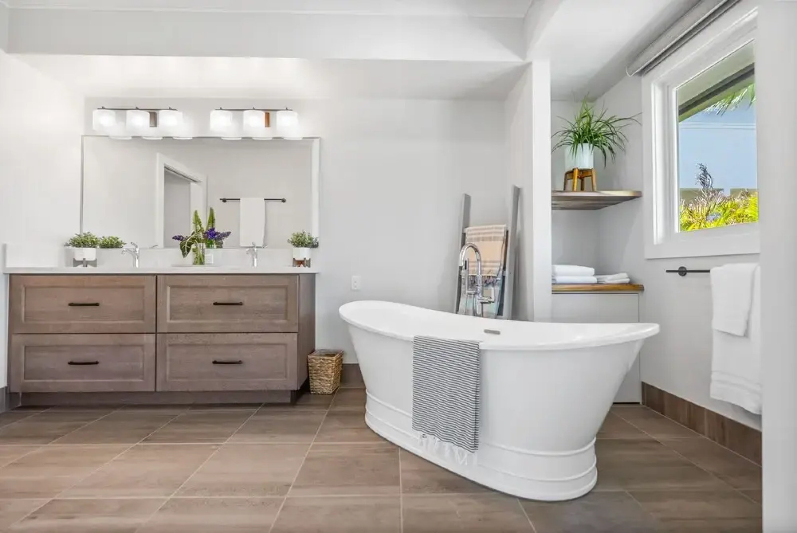 Hale Oahu Villa by Avantstay Kailua Beachfront House! Coastal Luxury!