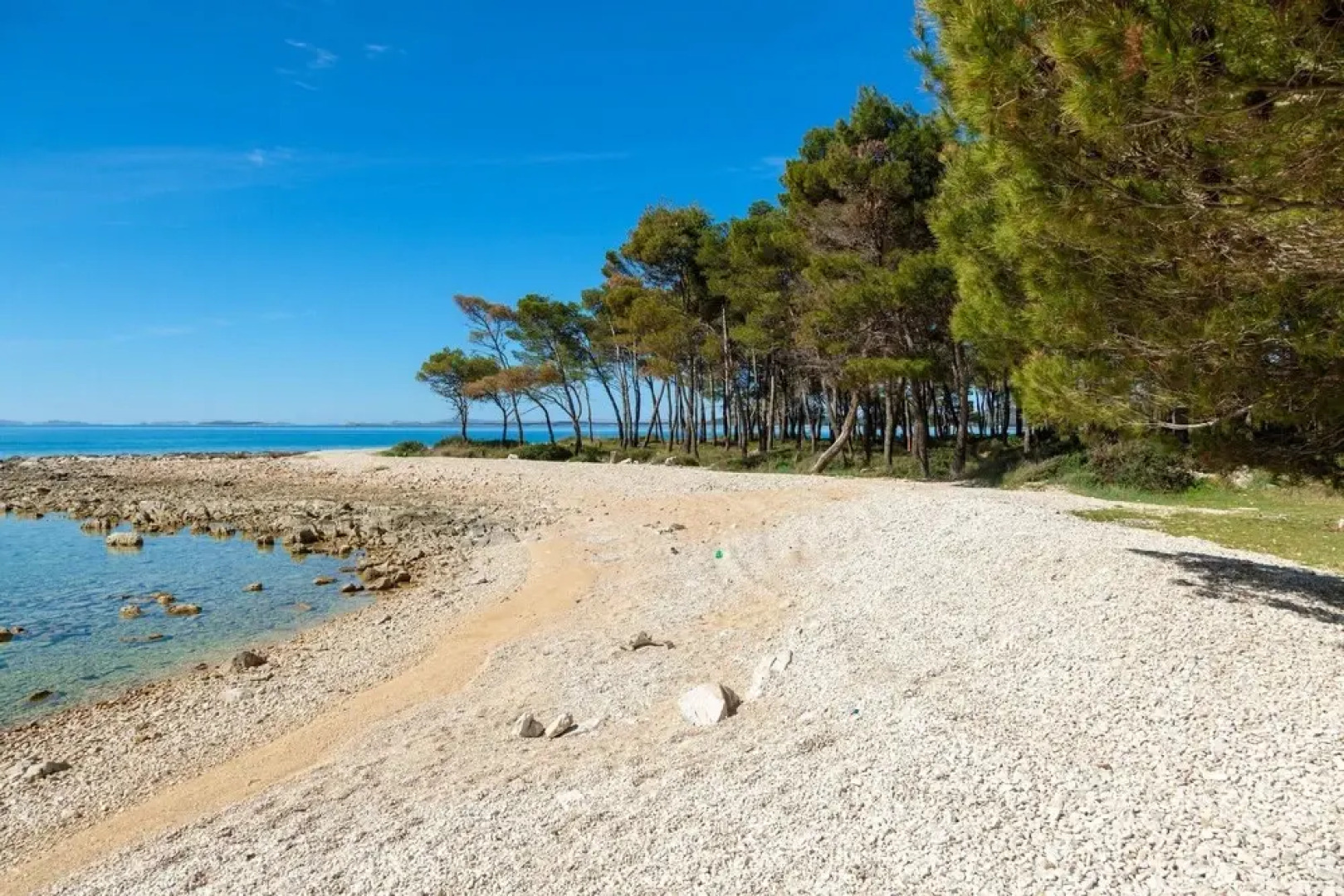 Pool Apartment Bakija 2