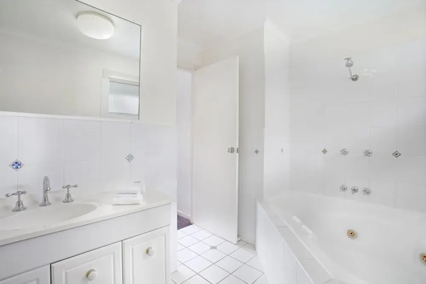 Diggers Beach Villa at Aanuka Resort