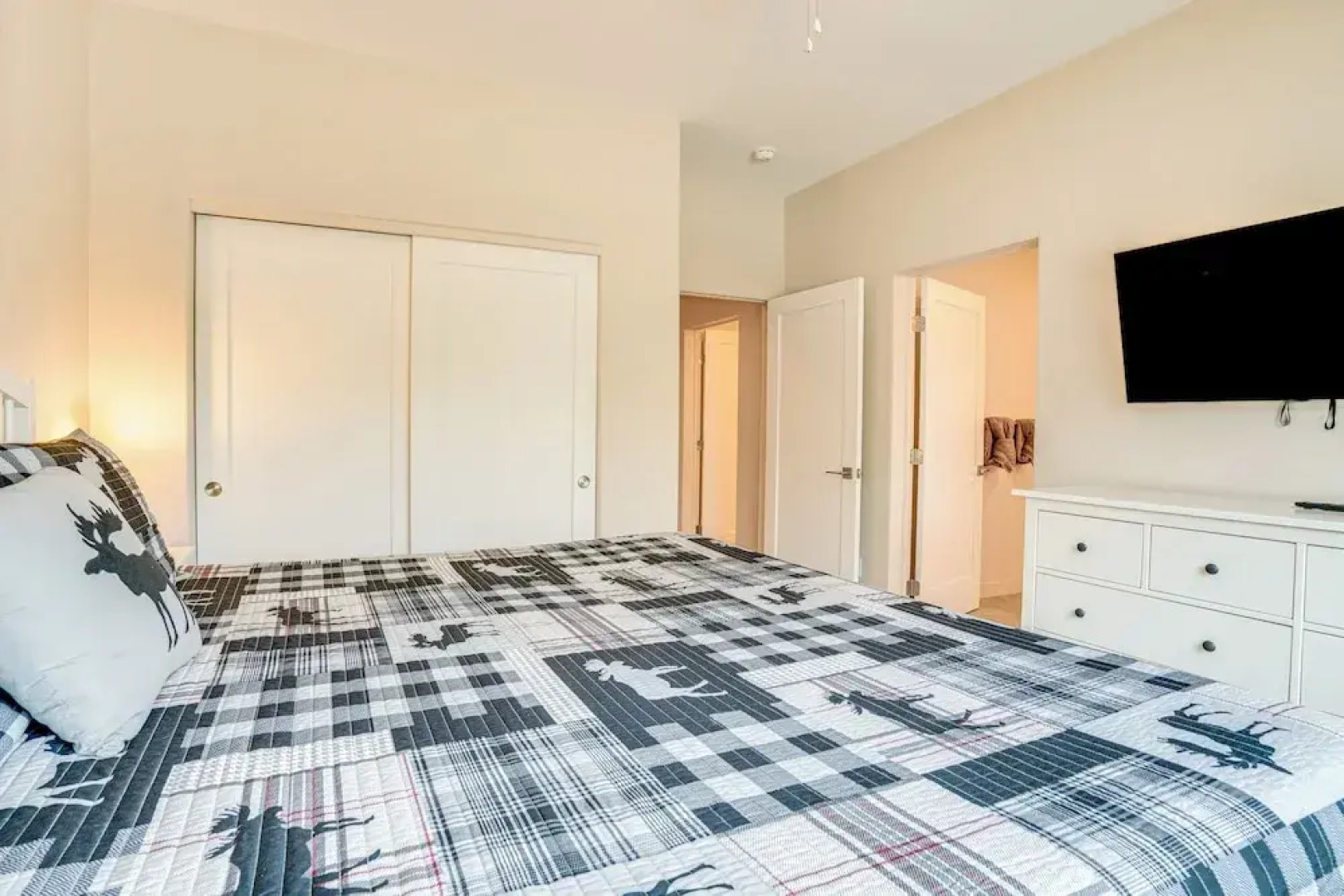 Steps to Conquest Ski Lift: Granby Home w/ Grill