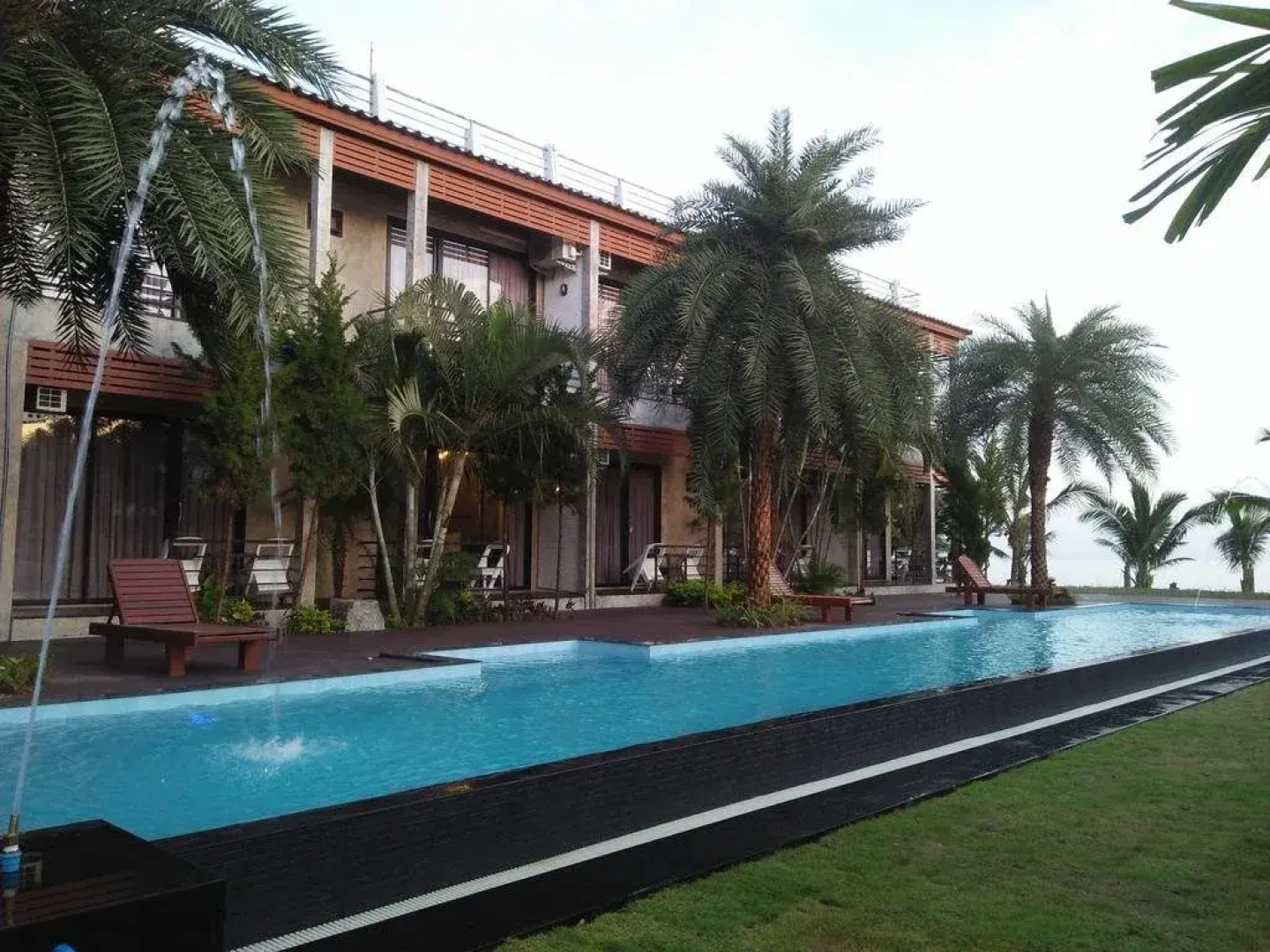Windy Sea View Resort
