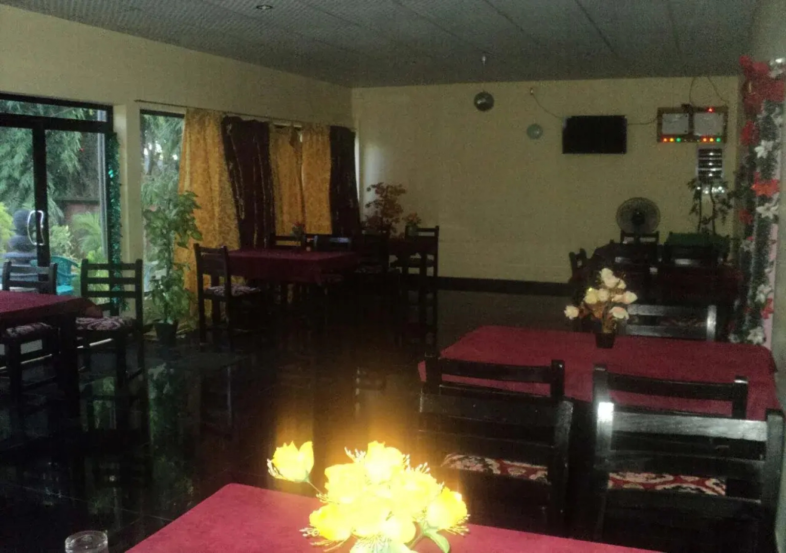 Puleys Balmoral Hotel and Rest House