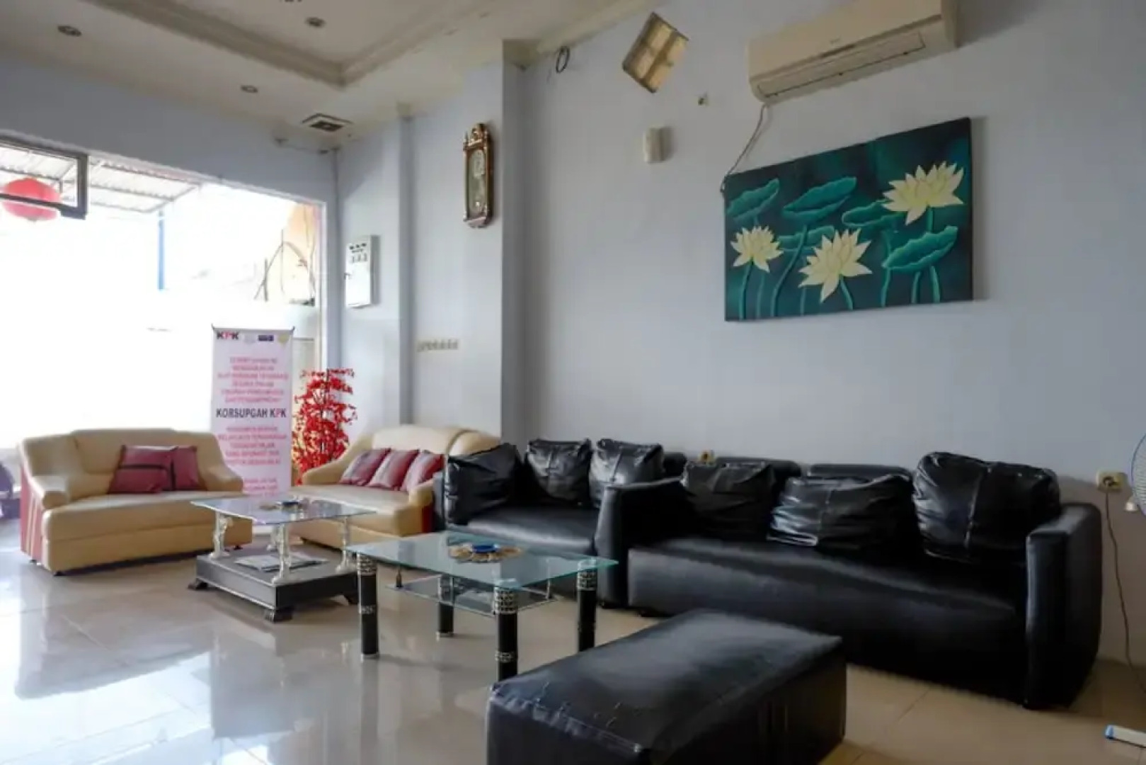 RedDoorz near Kamali Beach Bau Bau