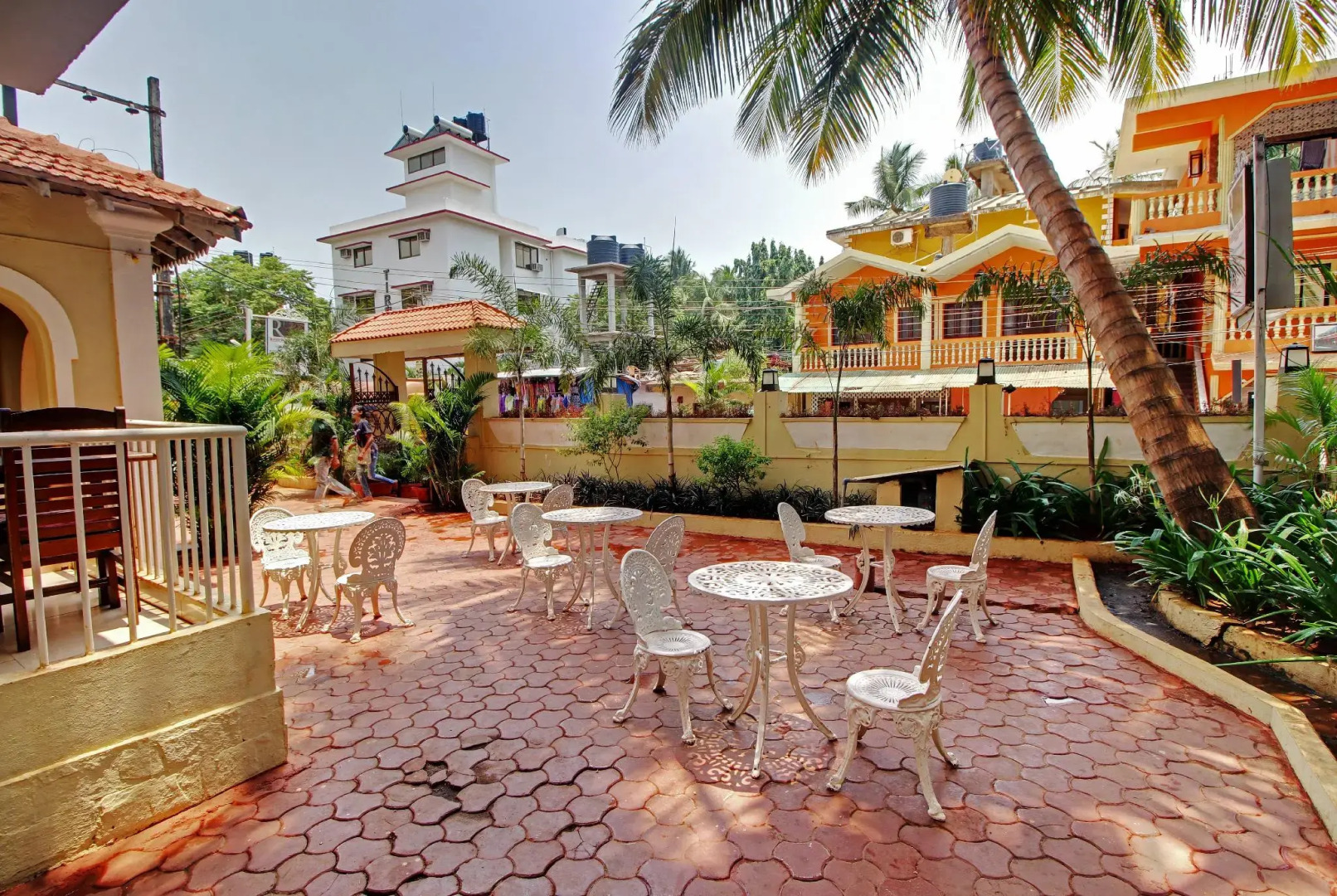 Rahi Coral Beach Resort