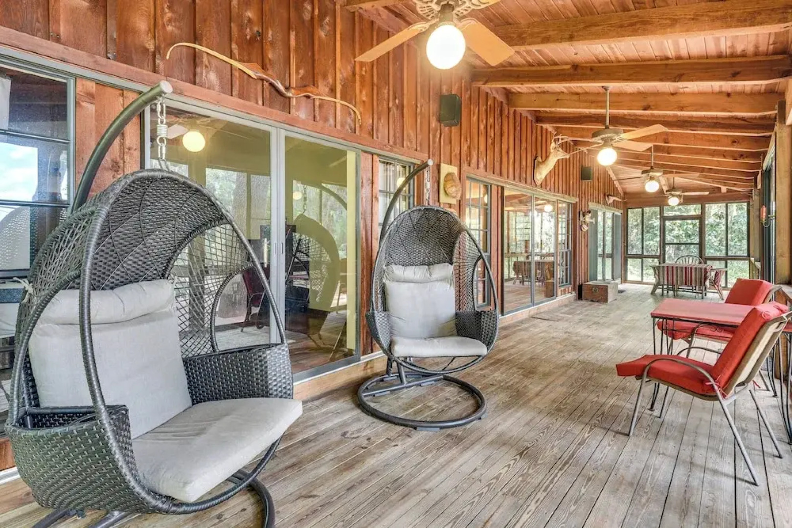 Little Lake George Hideaway w/ Furnished Boathouse