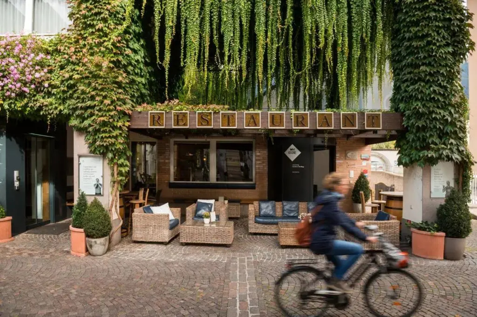 Hotel KRONE - eat, drink, stay