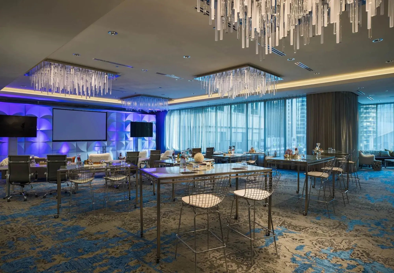 Renaissance Chicago Downtown Hotel