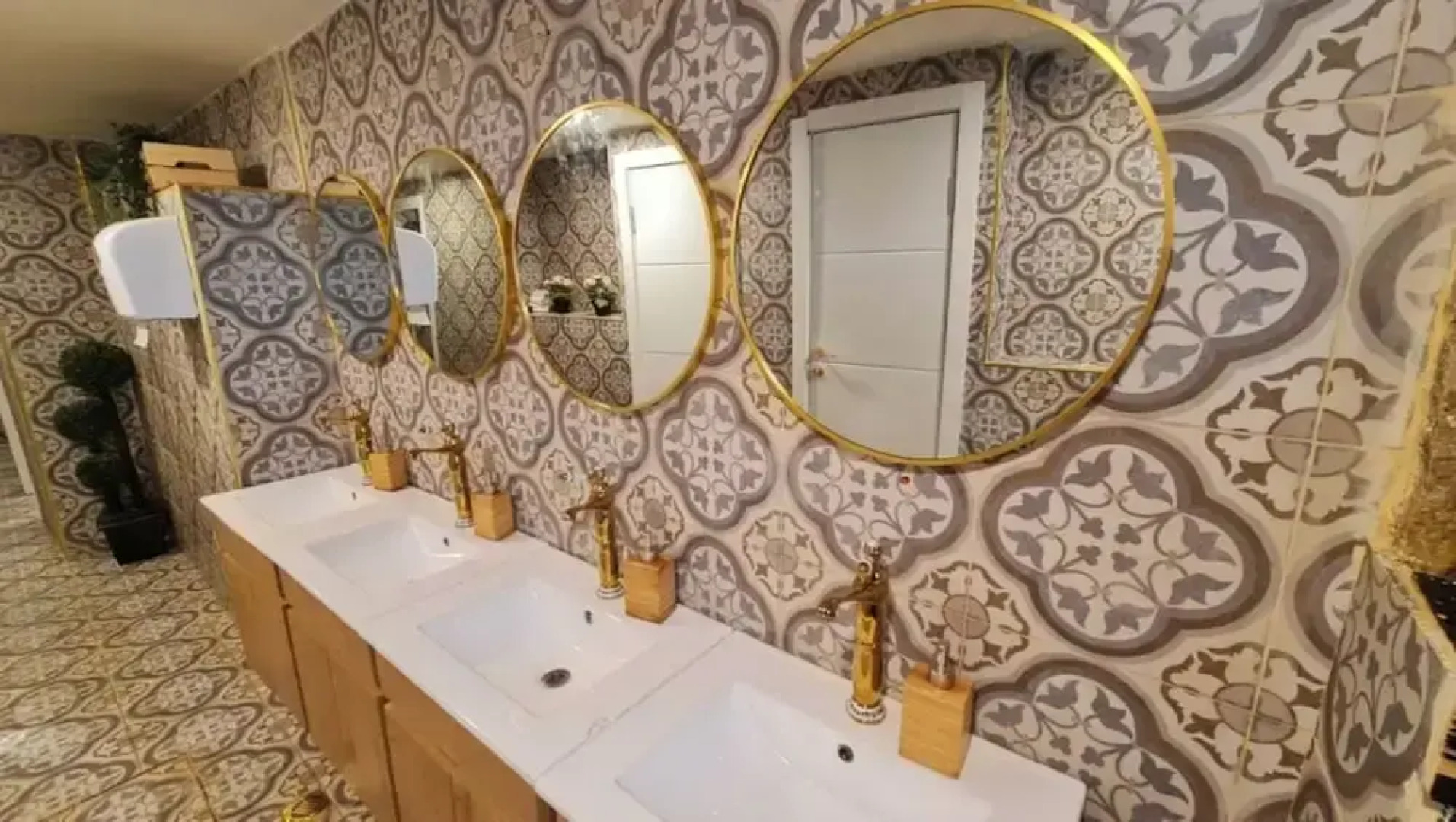 Capsule & Dormitory Space-X