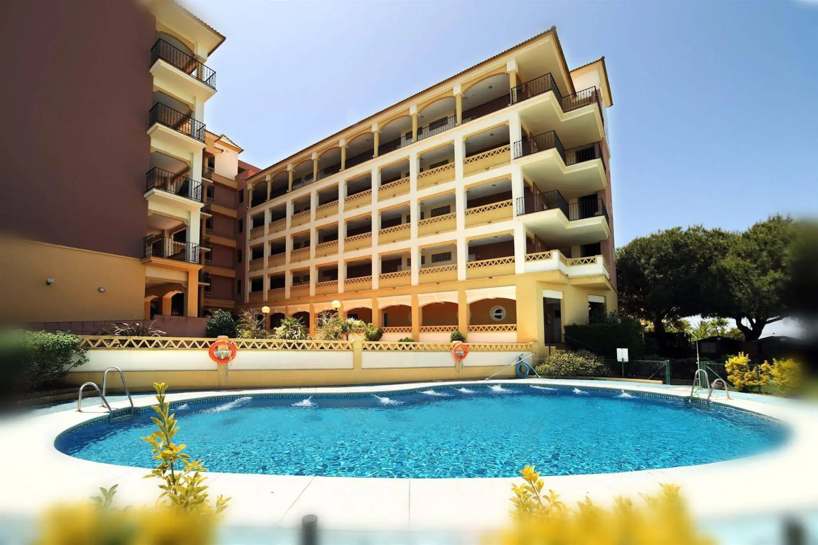 Leo Isla Canela Selection