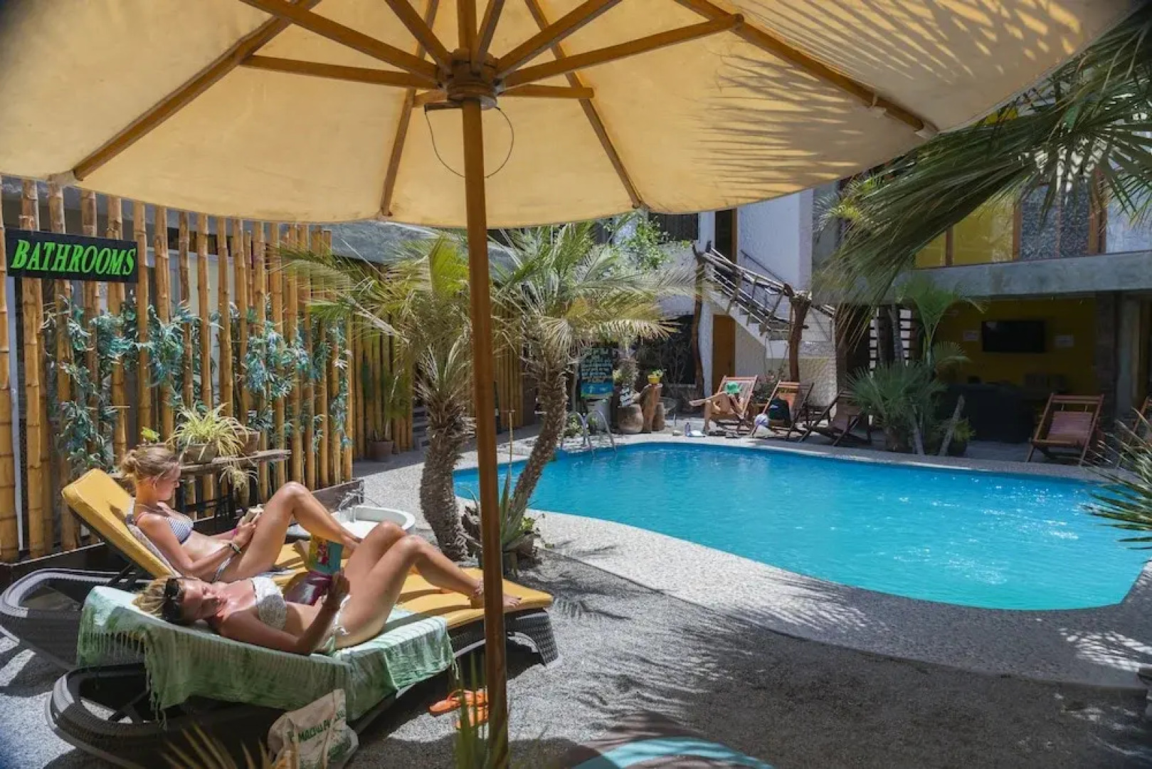 Bananas Adventure Hostel