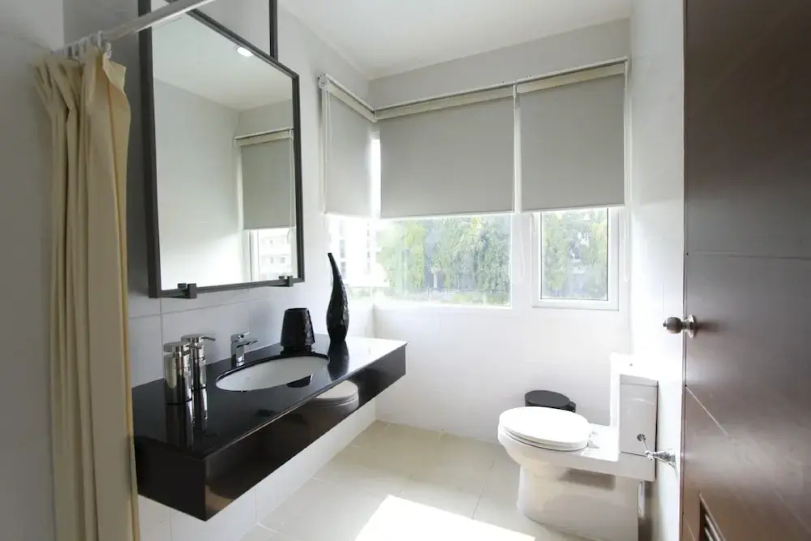 AnB Pool Villa 4BR Beachfront in Pattaya