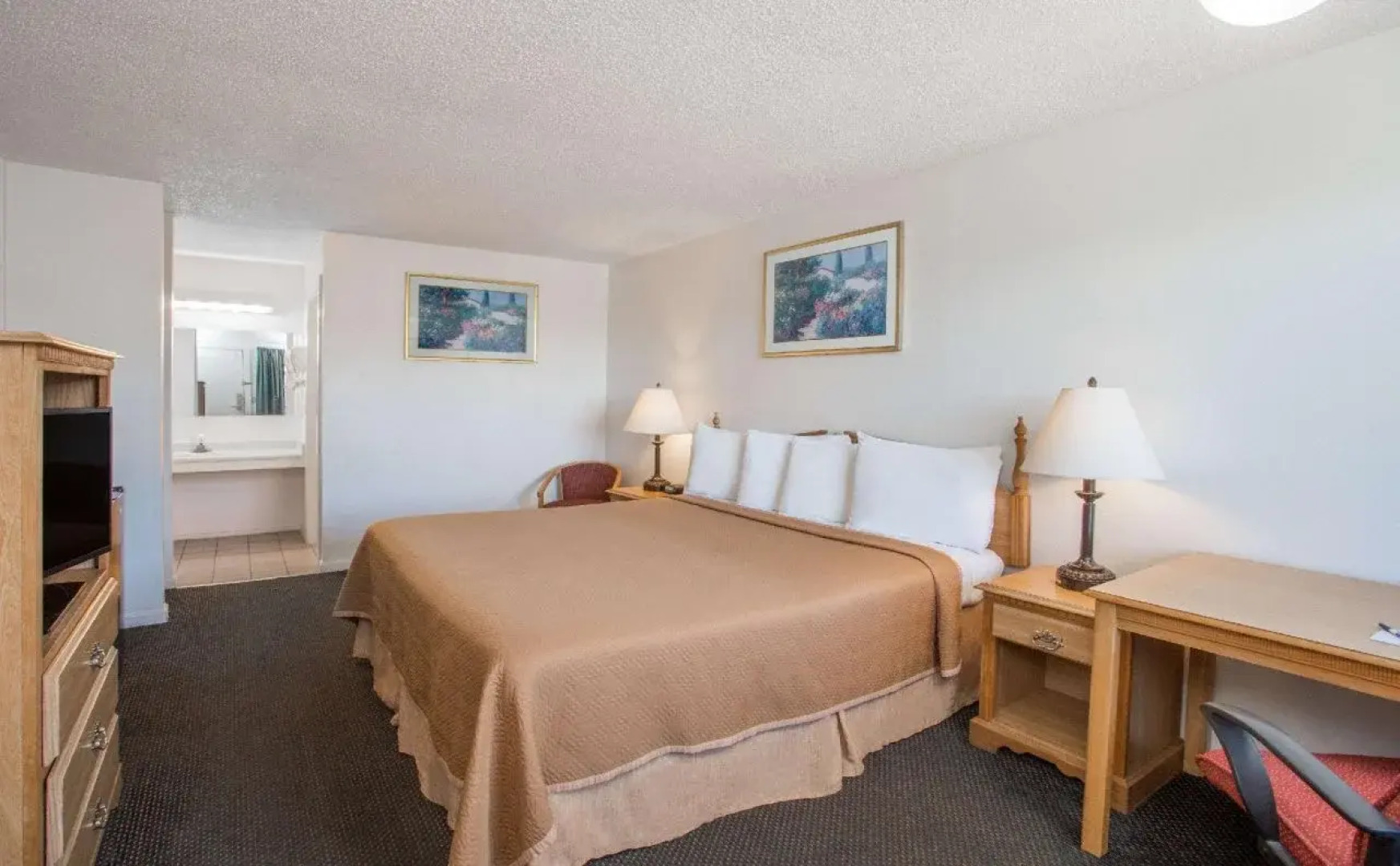 OMEO Suites Glass Beach