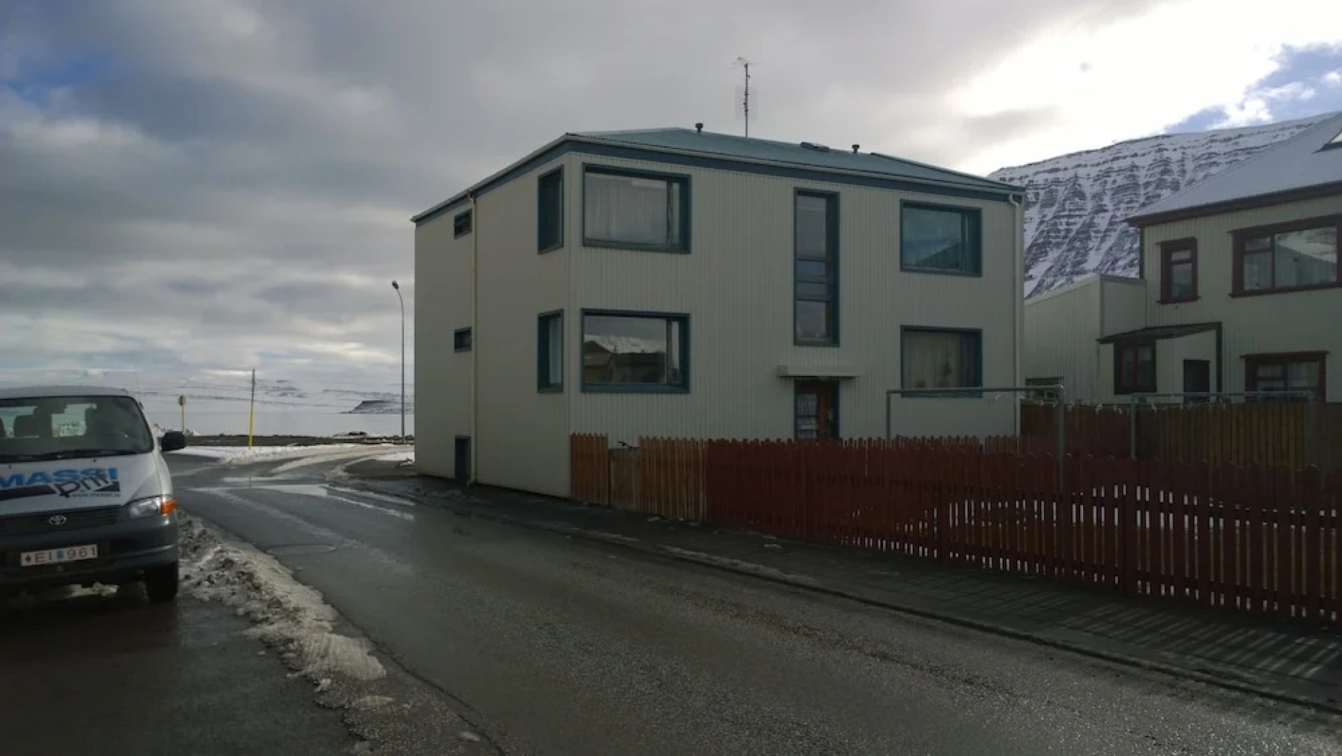 Budget Apartment with Ocean View