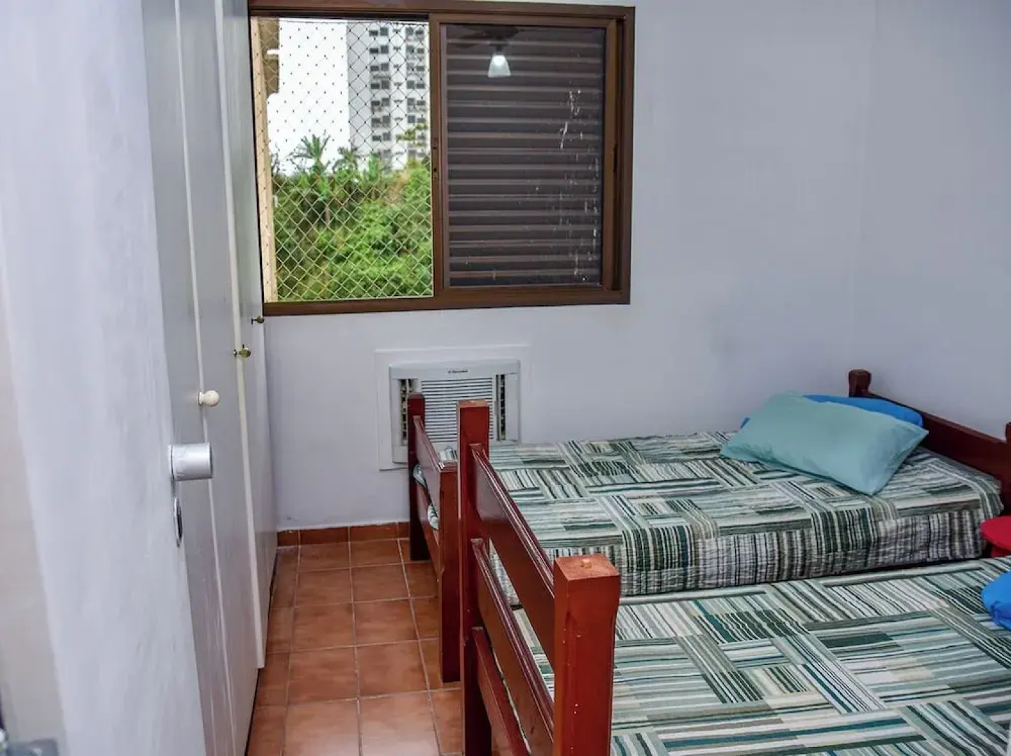 Flat com Piscina e Lazer na Praia de Pitangueiras