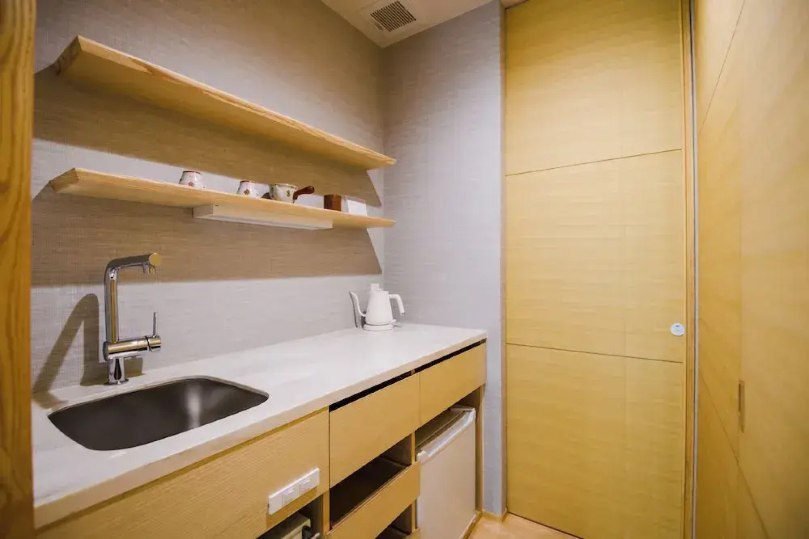 Miyakowasure no Yado Korogiro