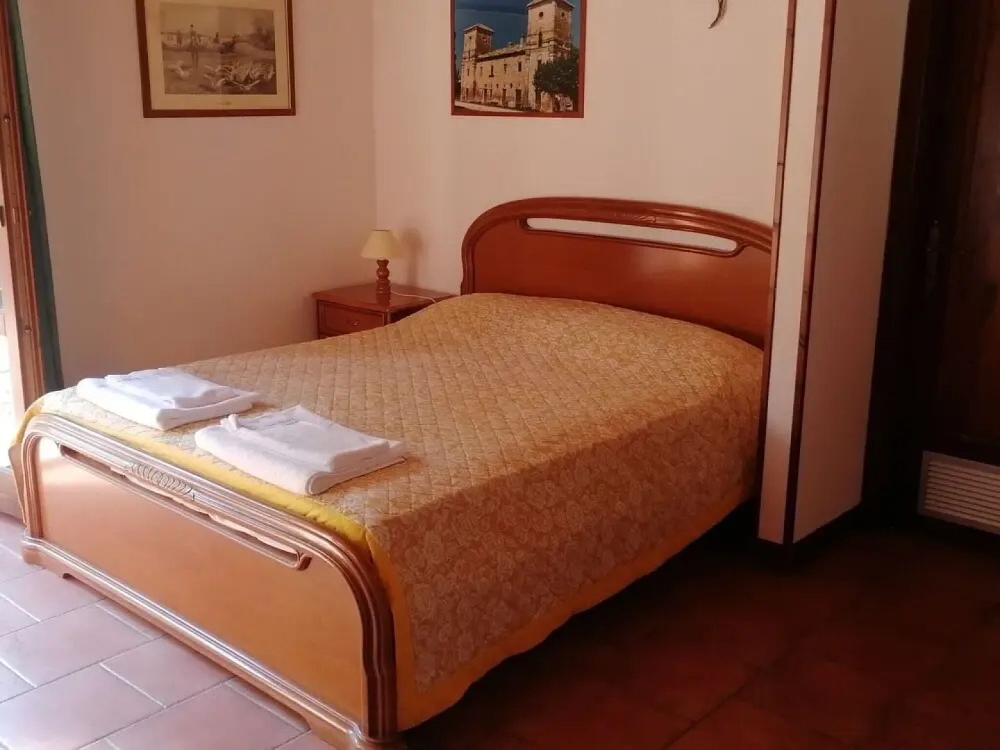 Heritage Apartment in Treia With Garden