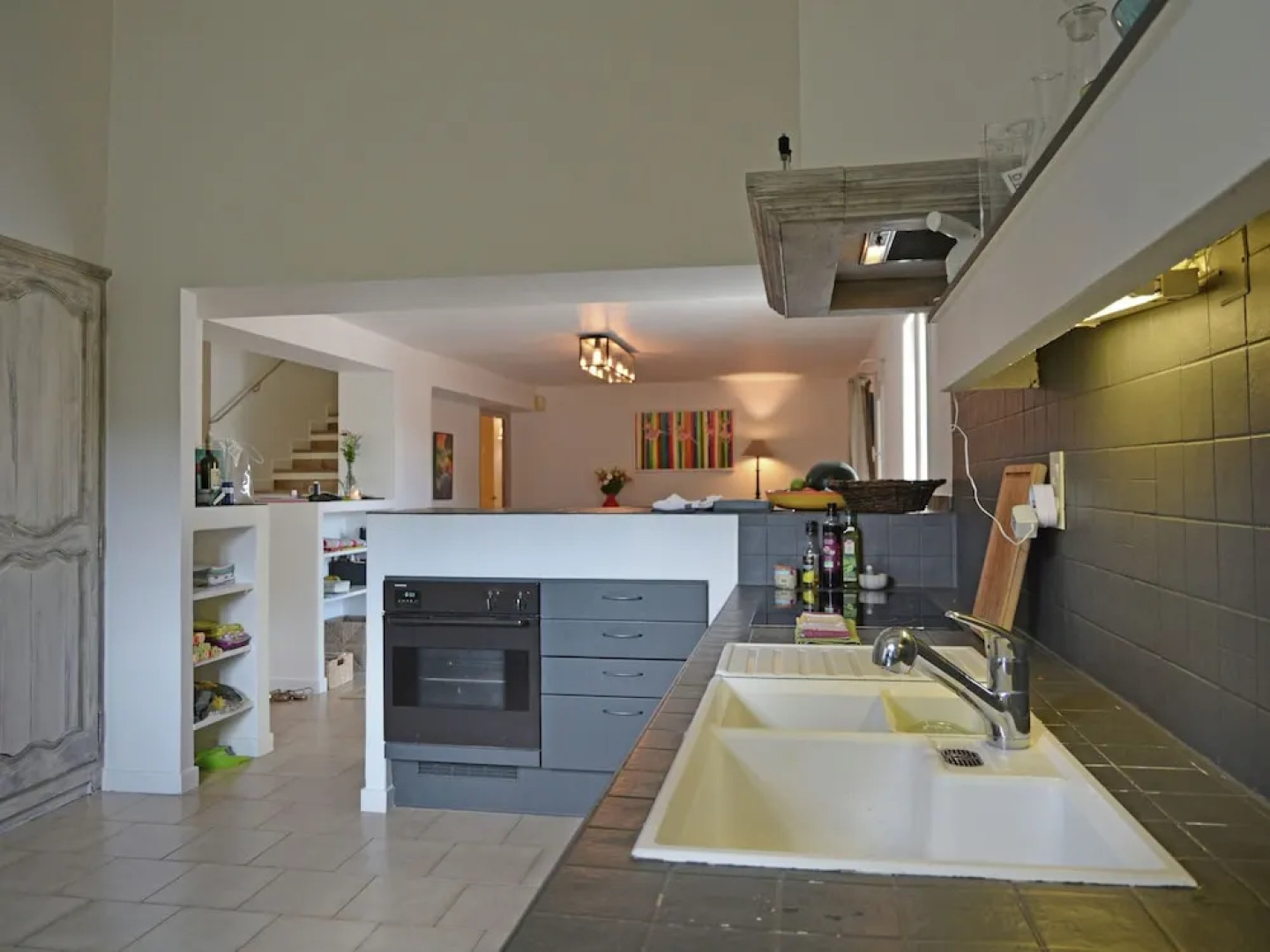 Cozy Villa in Menerbes with Swimming Pool