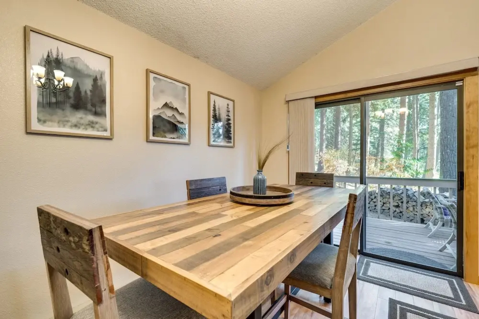 Ronald Cabin w/ Private Deck: Near Cle Elum Lake!