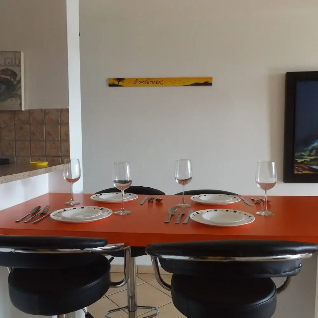 Front Beach Luxury Apartment