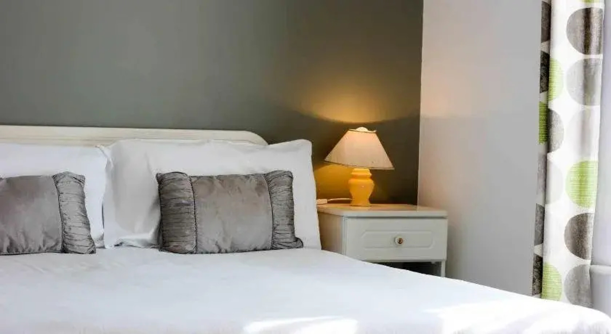 The Rose Garden Bed & Breakfast And Cafe