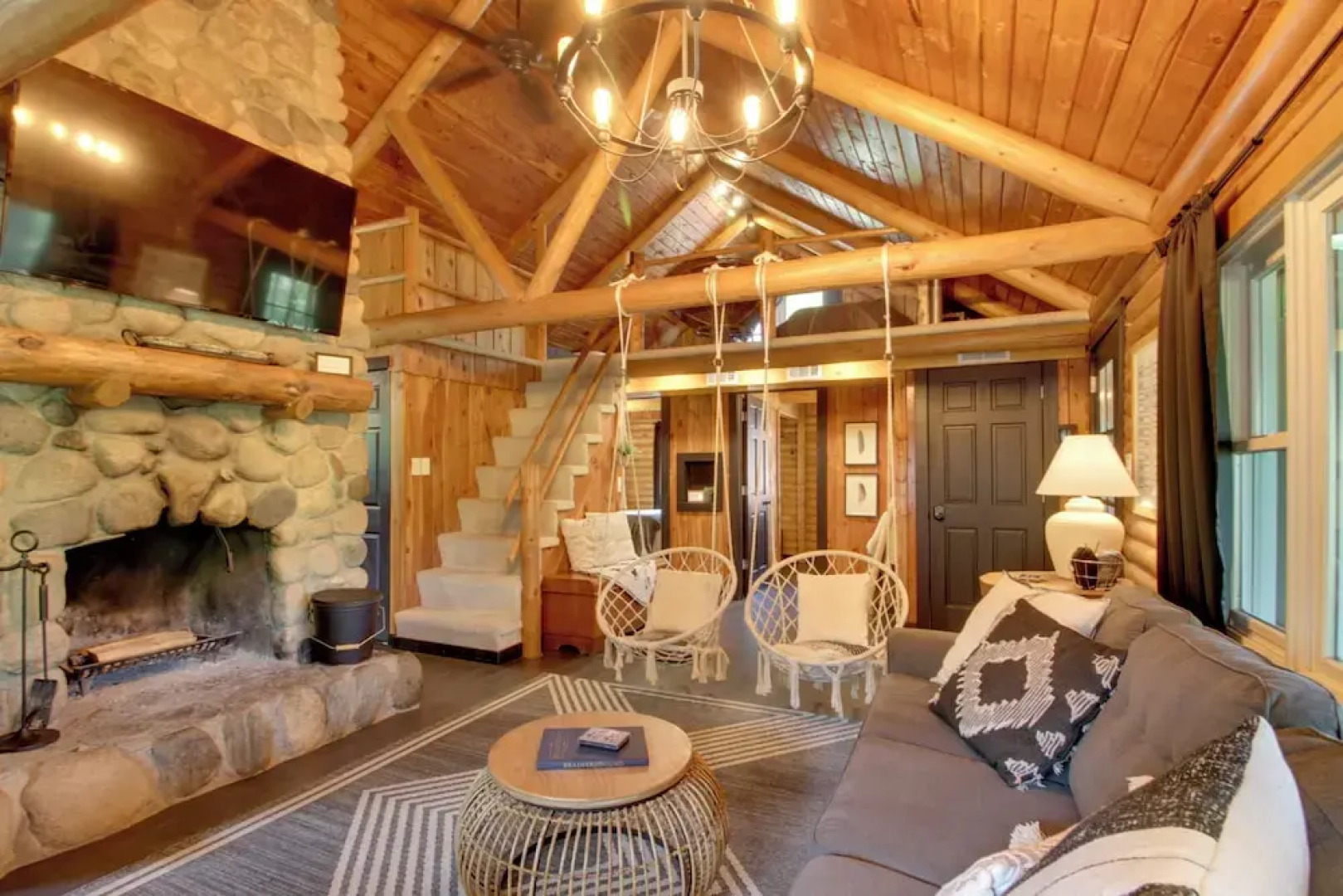 1 Mi to Beach & Lake: Breezy Point Cabin w/ Yard!