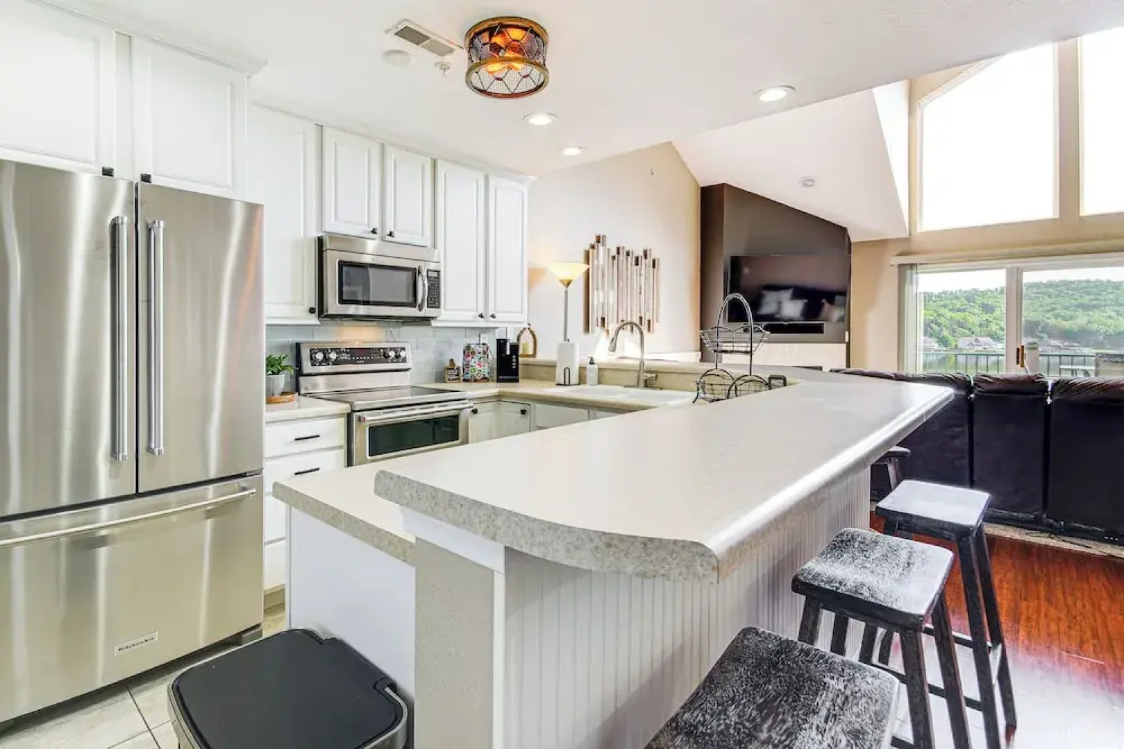 On-site Lake of the Ozarks Access: Camdenton Condo