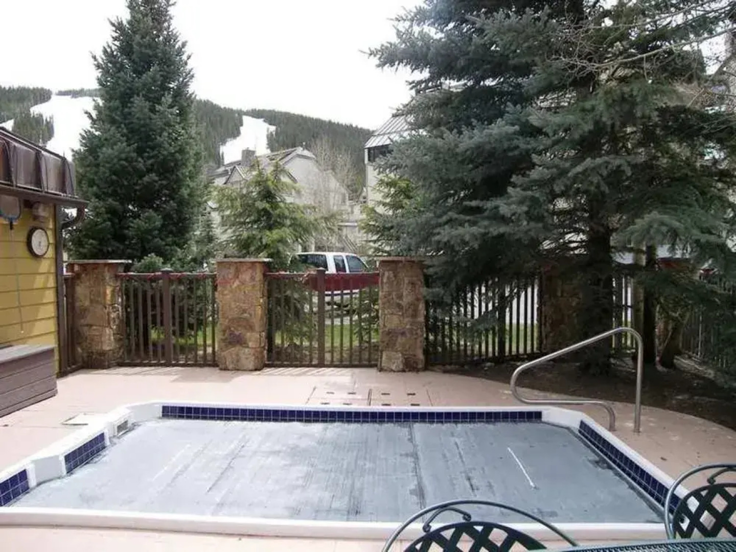 Anaconda 4 Bed 4 Bath by RedAwning