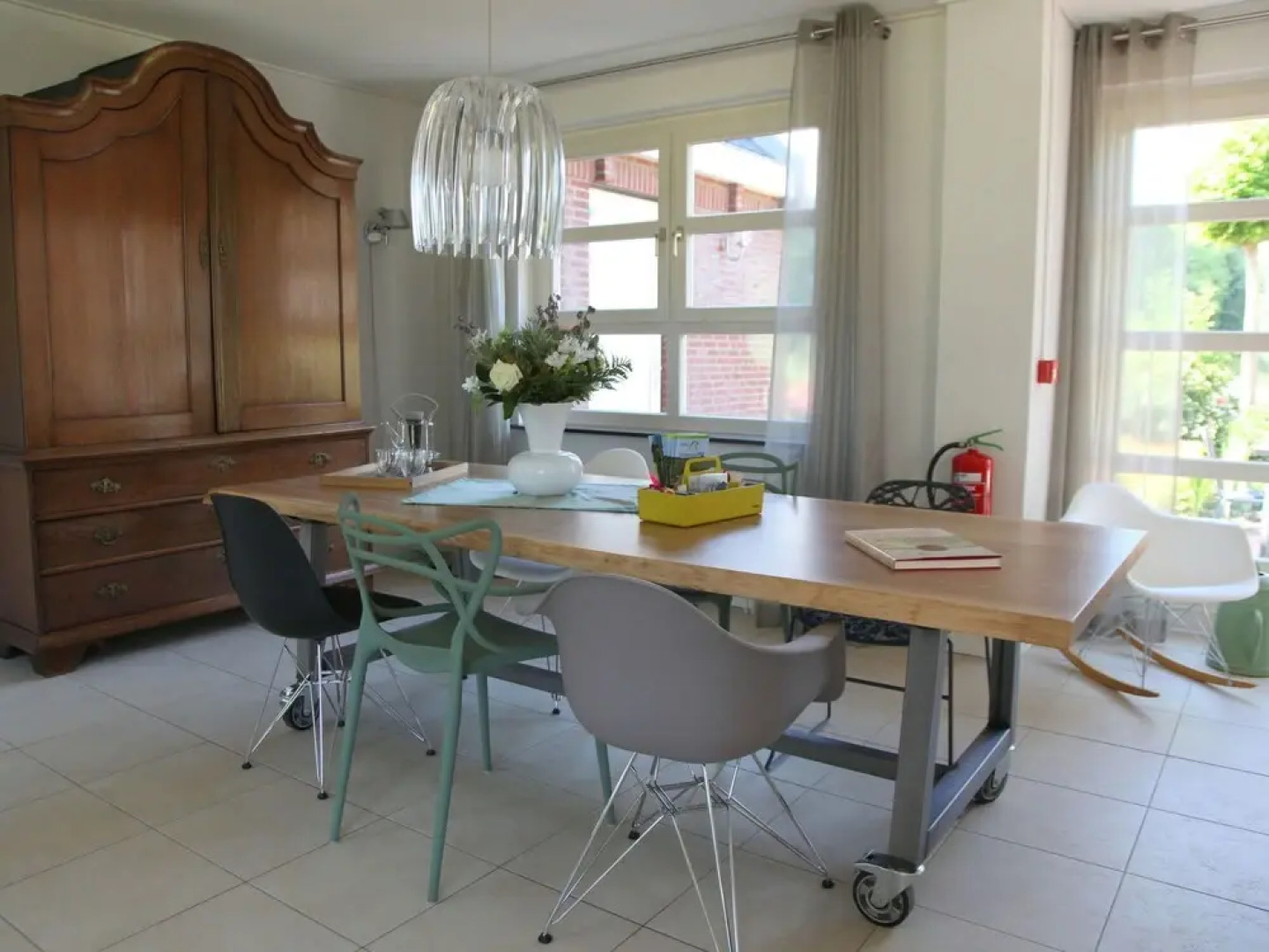 Luxurious, Detached Holiday Home Right by the Water