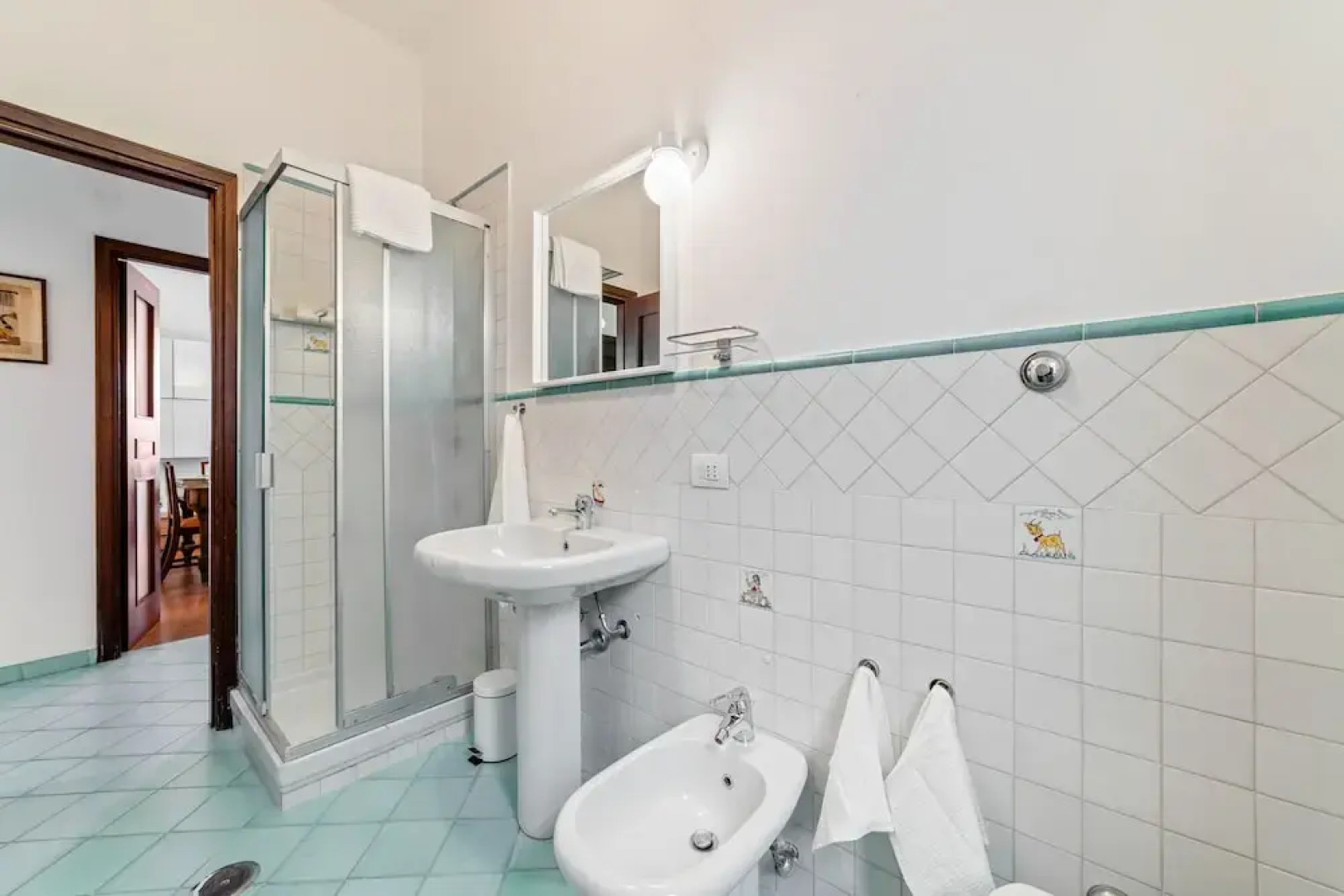 Vietri sul Mare Roomy Flat with Parking