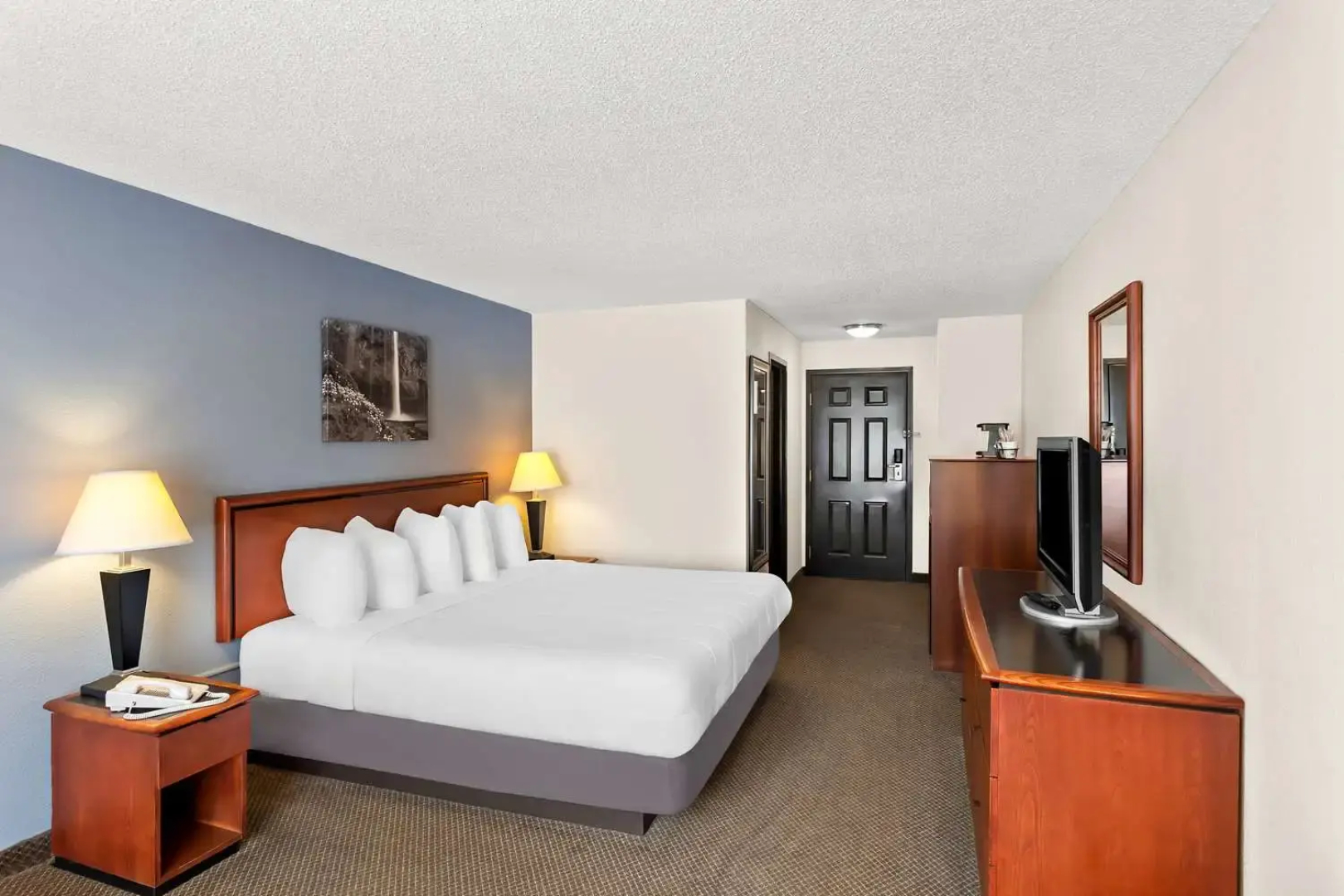Best Western Huntington Mall Inn