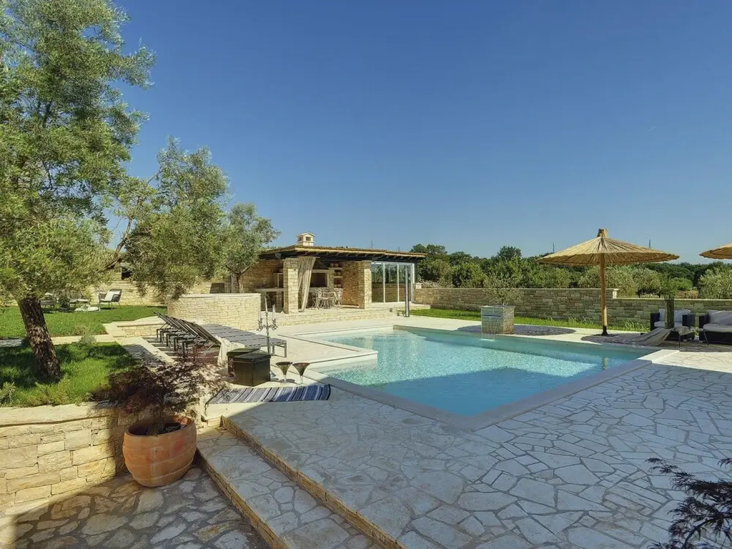 Charming Villa With Heated Pool Near Rovinj