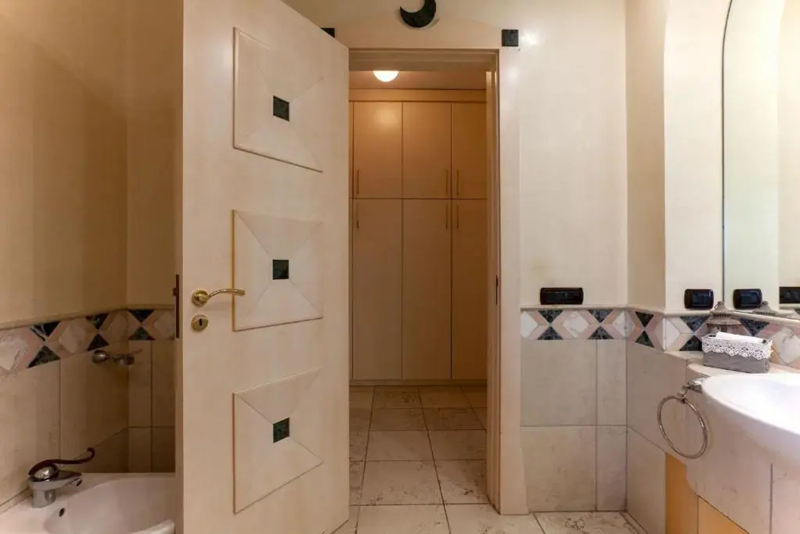 Villa piscina, campo calcetto, tennis, sauna m850