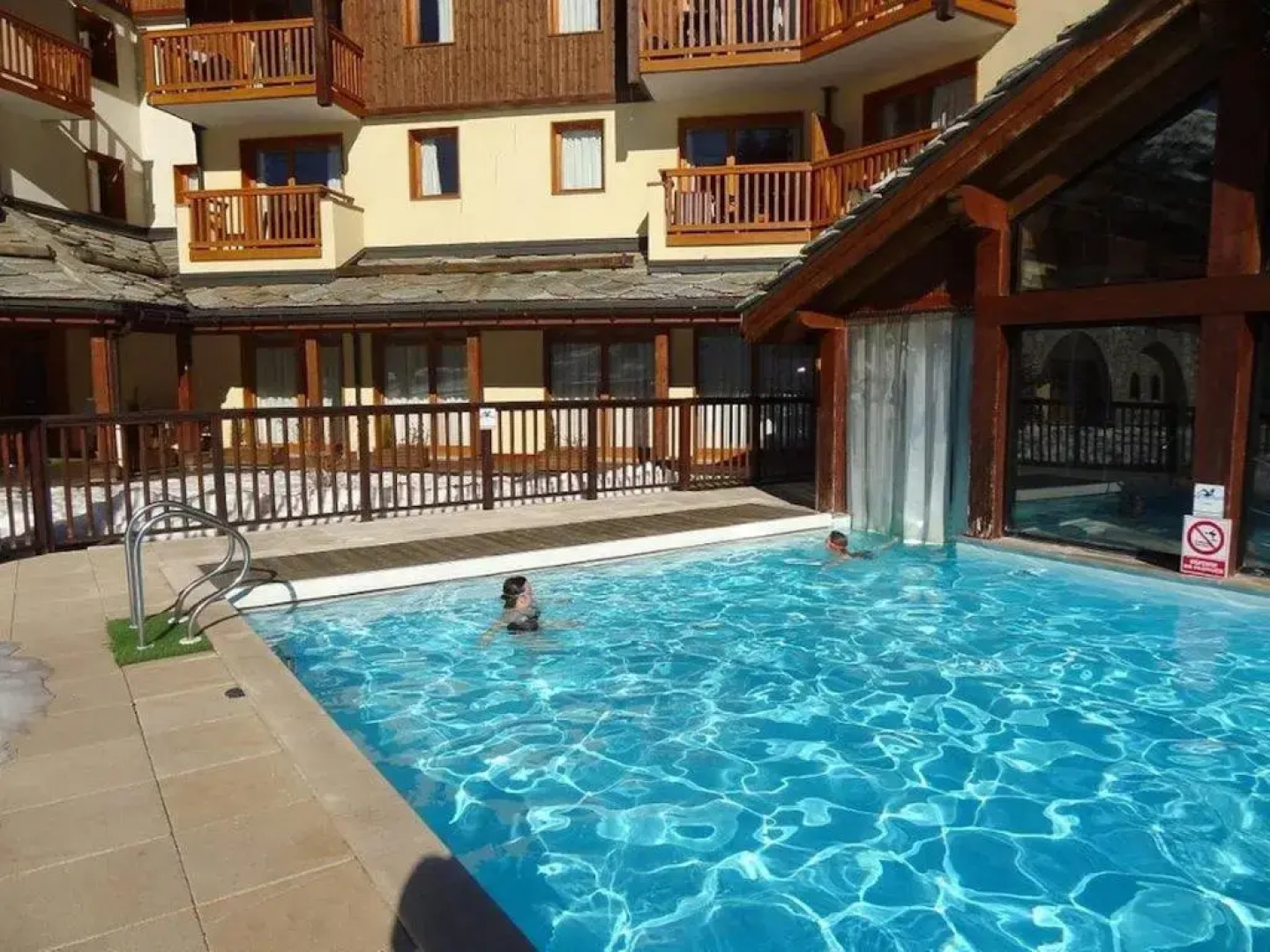 Résidence Les Alpages 4 étoiles - Appartement 4 personnes - Piscine, Hammam, Sauna, Jacuzzi - ValCenis 73480