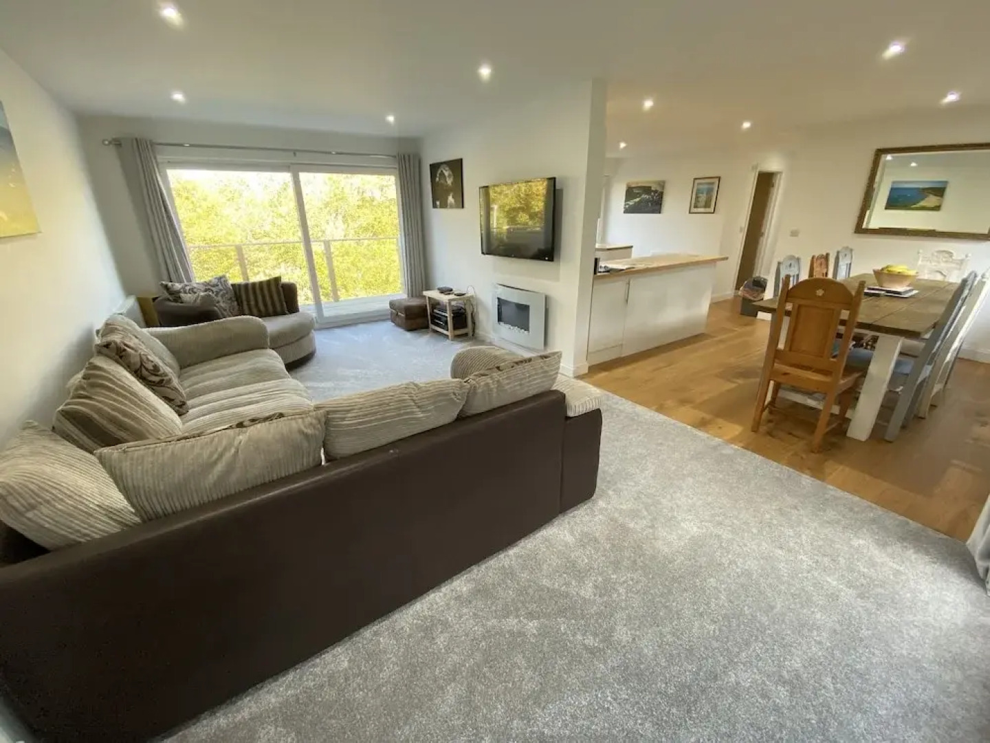 Ty Gwyn - 4 Bedroom Holiday Home