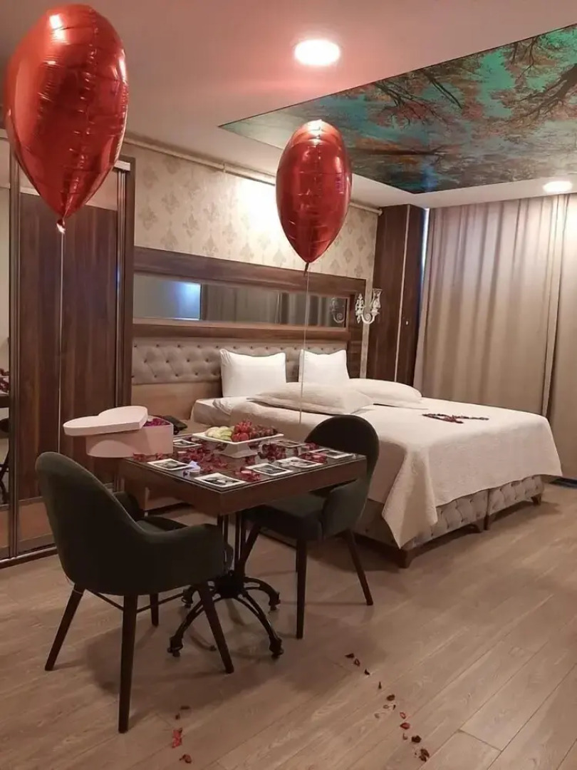 10 Numara Gold Suit Otel