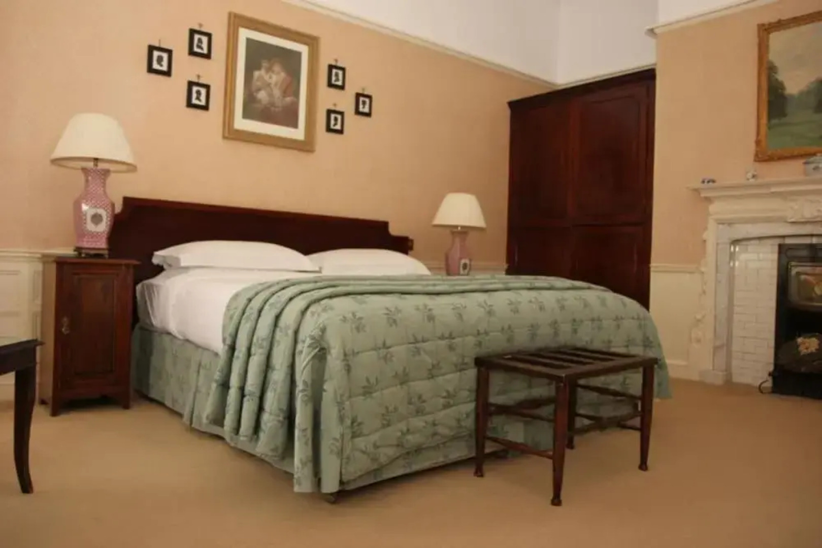 The Shelleys Hotel