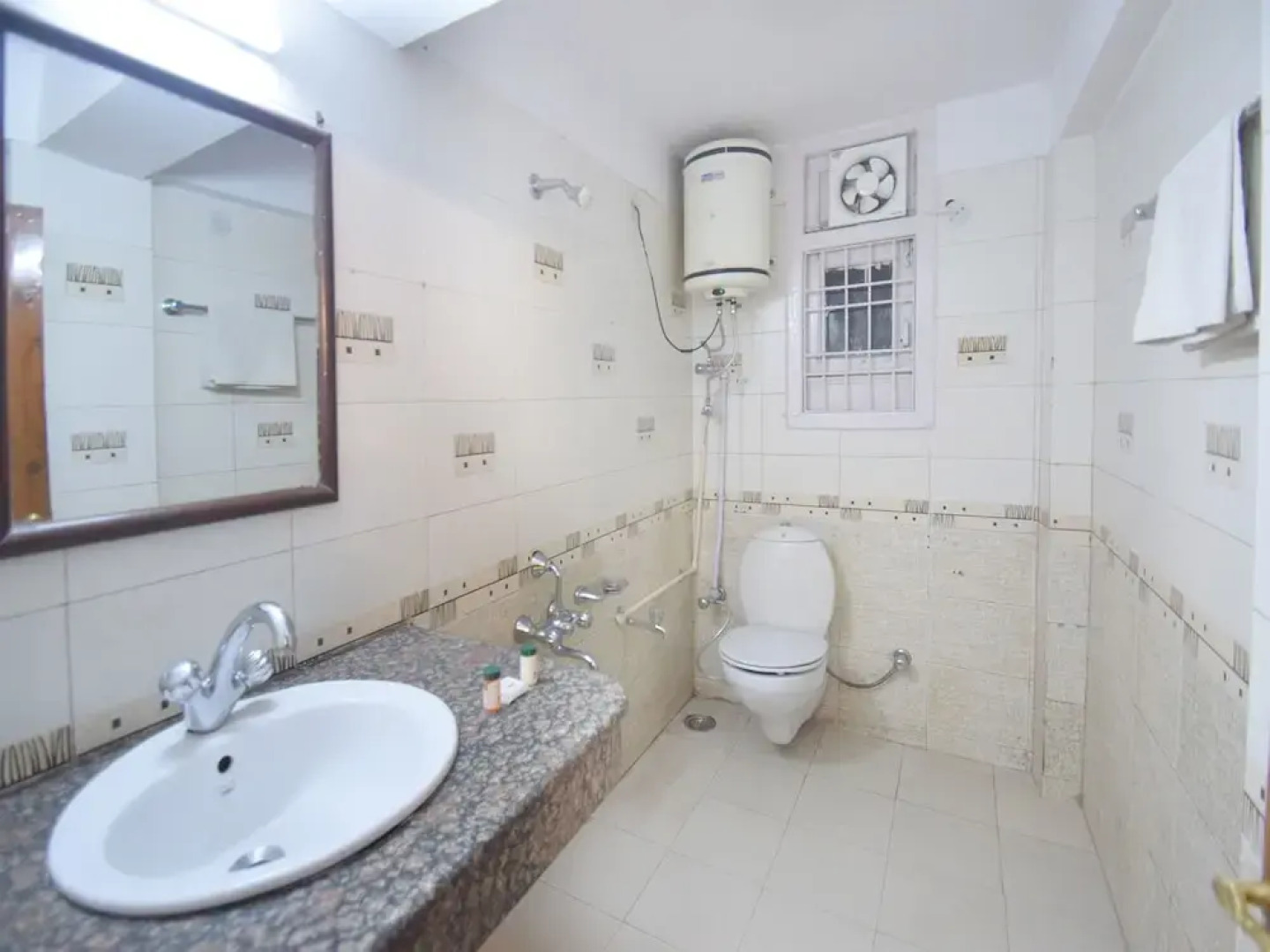 OYO 6138 Hotel Majestic Grand