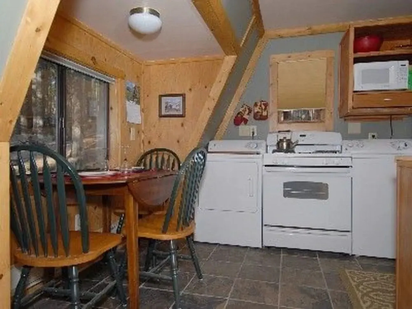 Secluded Chalet at Fawn Trail Junction